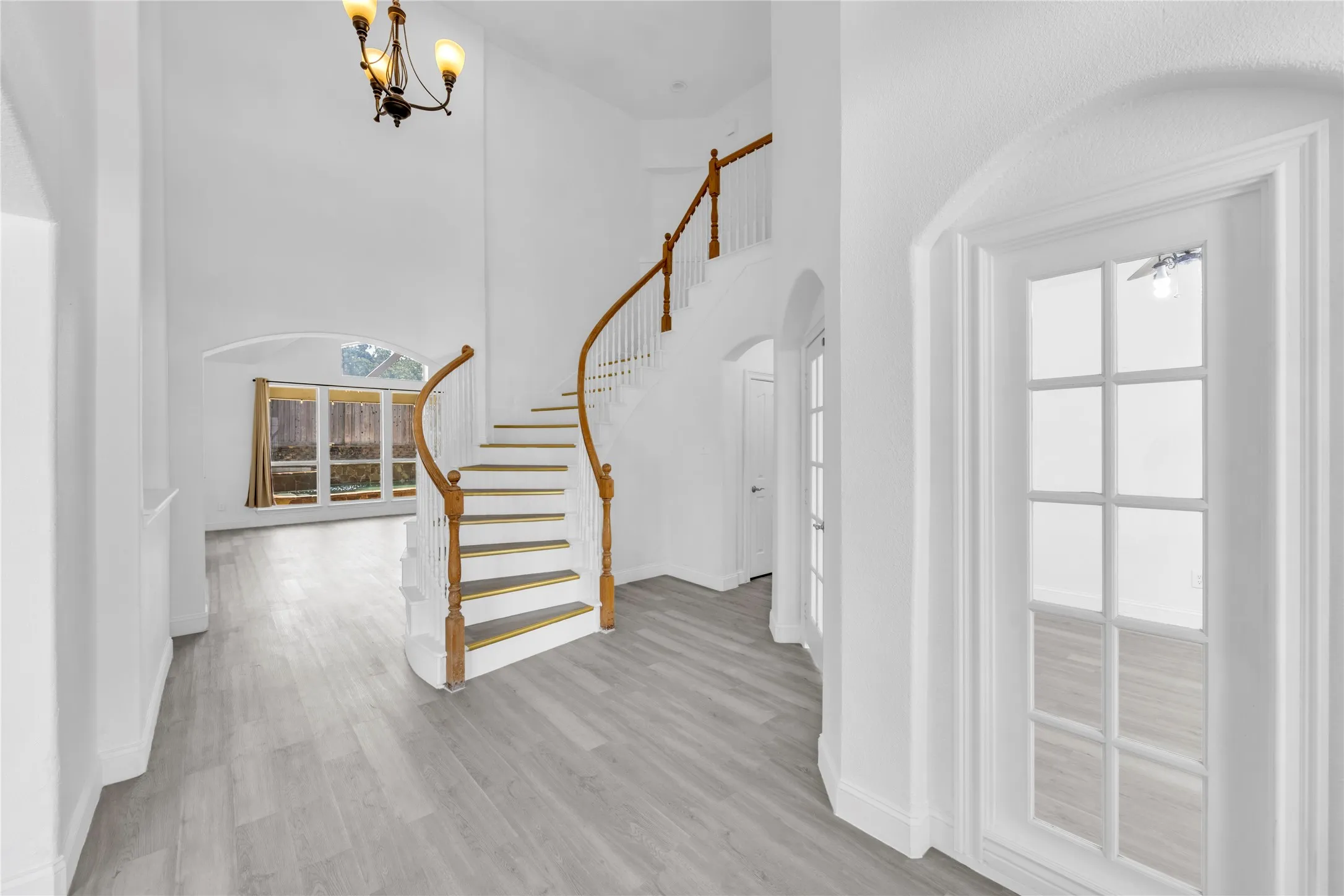 Single Family Residence For Sale in Denton County , 2622 Westwind Drive, Corinth, Texas 76210, 4 Bedroom, 3 Bathroom, 2 Garage spaces, 2,866 Sqft, built in 1998, mls#21372817, Real Estate Agent in Corinth, Homes For Sale in Denton county, Homes For Sale in Corinth, Realtor in Corinth Texas, Real Estate Brokerage Independent Realty Texas, Luminita Cordes Realtor