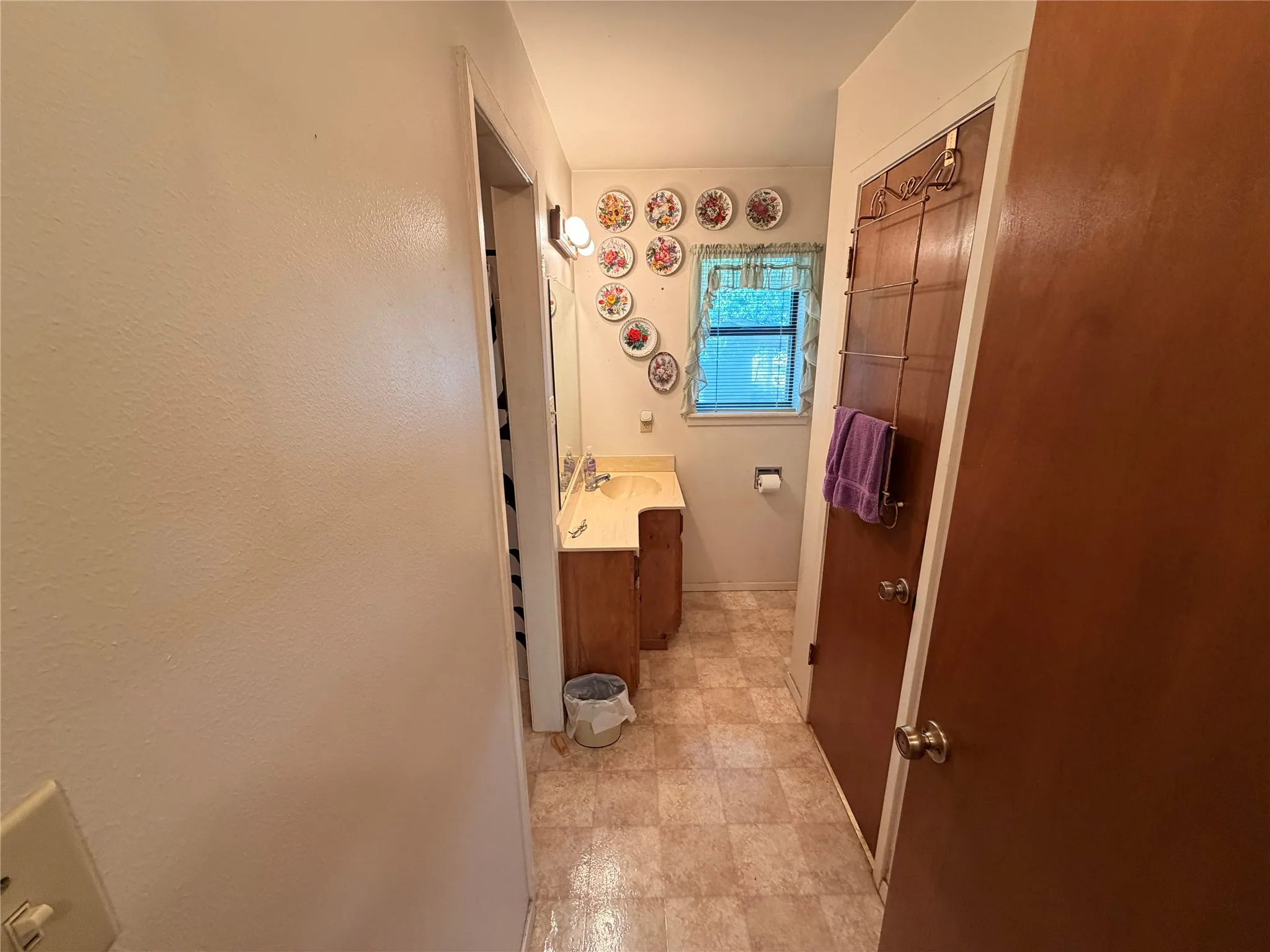 Single Family Residence For Sale in Eastland County , 319 S Fisher Street, Gorman, Texas 76454, 2 Bedroom, 2 Bathroom, 1 Garage spaces, 1,248 Sqft, built in 1983, mls#21372268, Real Estate Agent in Gorman, Homes For Sale in Eastland county, Homes For Sale in Gorman, Realtor in Gorman Texas, Real Estate Brokerage Independent Realty Texas, Luminita Cordes Realtor