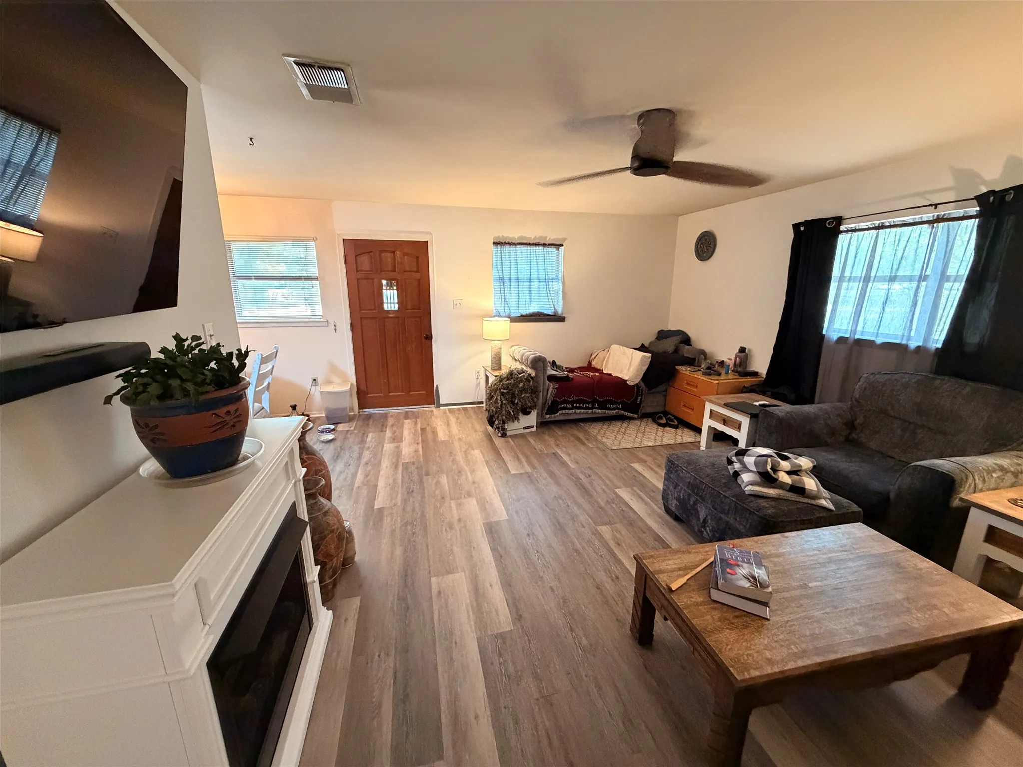 Single Family Residence For Sale in Eastland County , 319 S Fisher Street, Gorman, Texas 76454, 2 Bedroom, 2 Bathroom, 1 Garage spaces, 1,248 Sqft, built in 1983, mls#21372268, Real Estate Agent in Gorman, Homes For Sale in Eastland county, Homes For Sale in Gorman, Realtor in Gorman Texas, Real Estate Brokerage Independent Realty Texas, Luminita Cordes Realtor