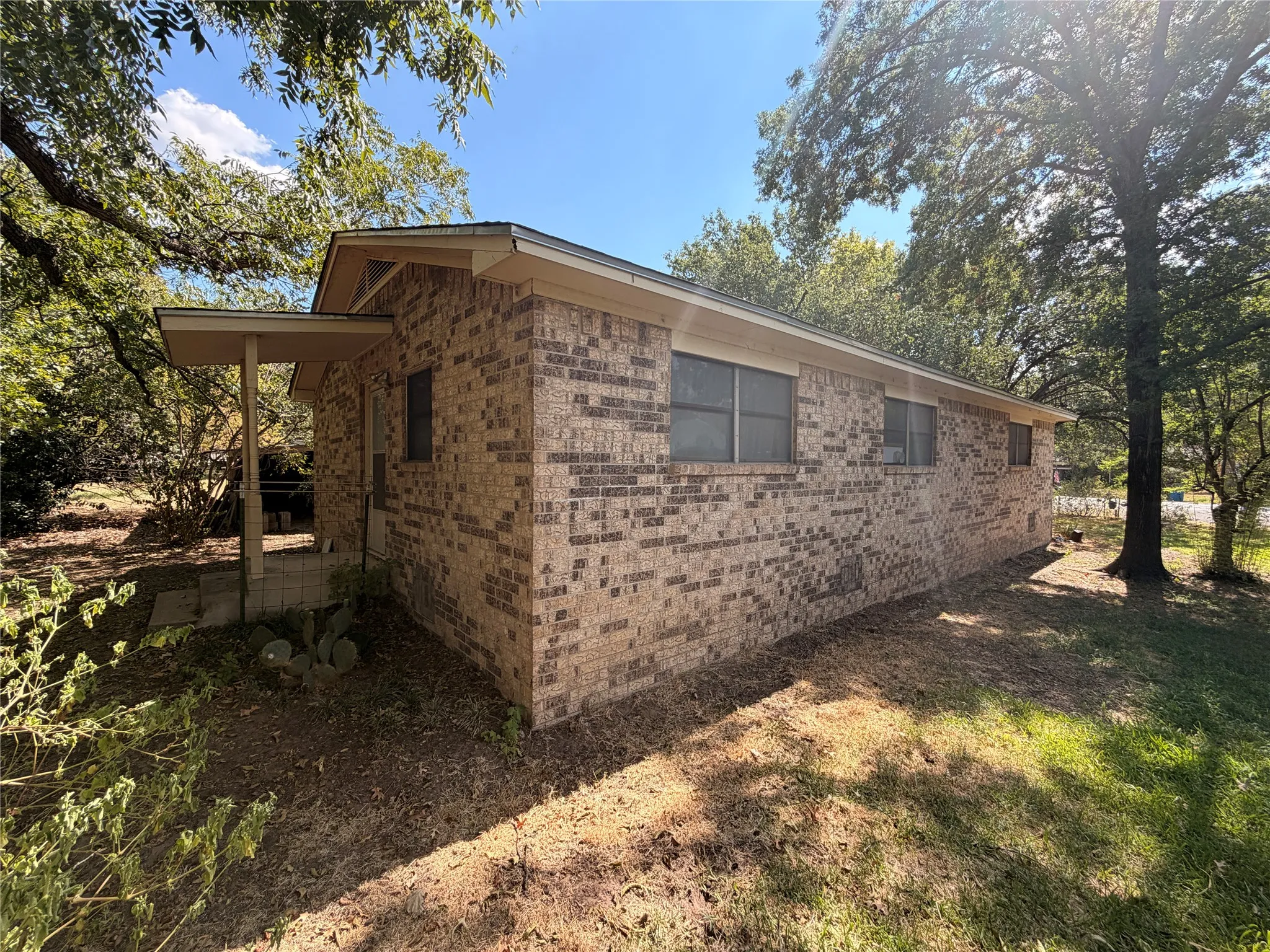 Single Family Residence For Sale in Eastland County , 319 S Fisher Street, Gorman, Texas 76454, 2 Bedroom, 2 Bathroom, 1 Garage spaces, 1,248 Sqft, built in 1983, mls#21372268, Real Estate Agent in Gorman, Homes For Sale in Eastland county, Homes For Sale in Gorman, Realtor in Gorman Texas, Real Estate Brokerage Independent Realty Texas, Luminita Cordes Realtor