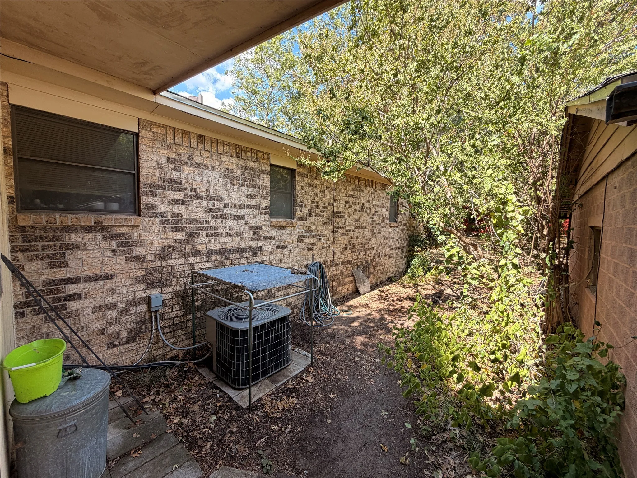 Single Family Residence For Sale in Eastland County , 319 S Fisher Street, Gorman, Texas 76454, 2 Bedroom, 2 Bathroom, 1 Garage spaces, 1,248 Sqft, built in 1983, mls#21372268, Real Estate Agent in Gorman, Homes For Sale in Eastland county, Homes For Sale in Gorman, Realtor in Gorman Texas, Real Estate Brokerage Independent Realty Texas, Luminita Cordes Realtor
