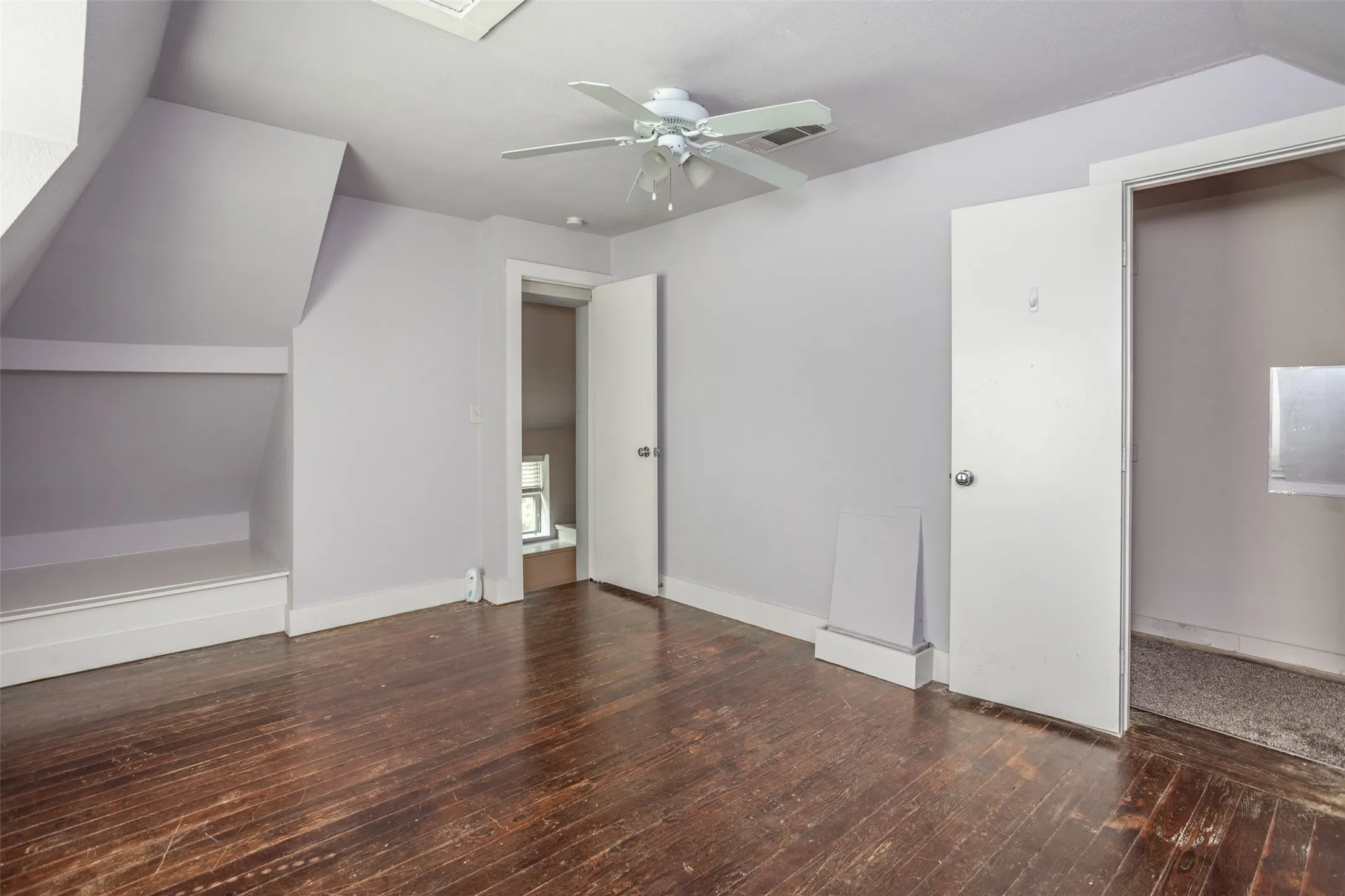 Single Family Residence For Sale in Cooke County , 230 E Main Street, Lindsay, Texas 76250, 3 Bedroom, 2 Bathroom, Garage spaces, 1,680 Sqft, built in 1922, mls#21372816, Real Estate Agent in Lindsay, Homes For Sale in Cooke county, Homes For Sale in Lindsay, Realtor in Lindsay Texas, Real Estate Brokerage Independent Realty Texas, Luminita Cordes Realtor