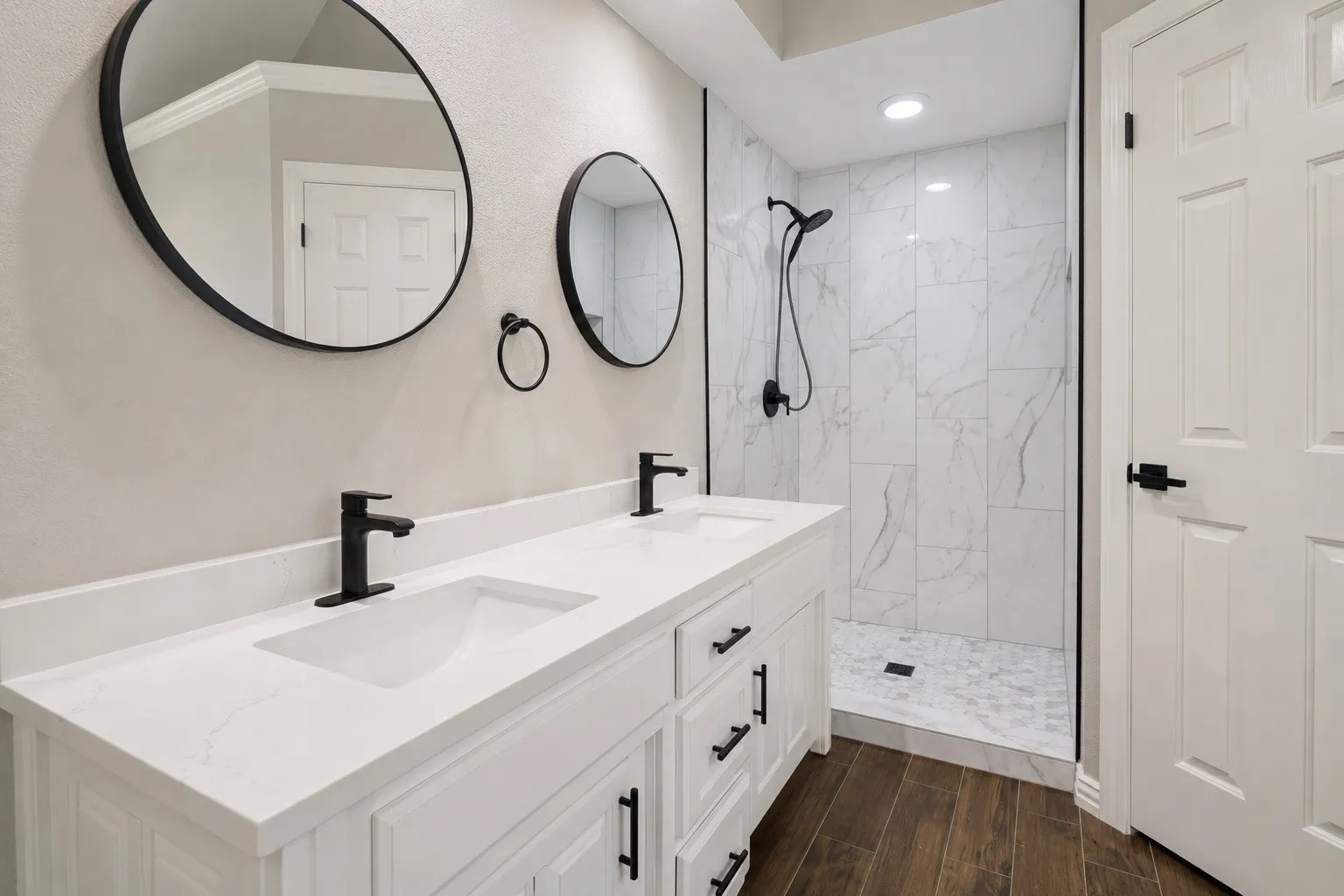 Single Family Residence For Sale in Johnson County , 548 NW Wintercrest Road, Burleson, Texas 76028, 3 Bedroom, 2 Bathroom, 2 Garage spaces, 1,616 Sqft, built in 1996, mls#21372818, Real Estate Agent in Burleson, Homes For Sale in Johnson county, Homes For Sale in Burleson, Realtor in Burleson Texas, Real Estate Brokerage Independent Realty Texas, Luminita Cordes Realtor