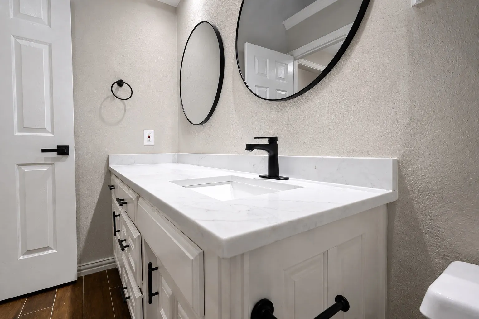 Single Family Residence For Sale in Johnson County , 548 NW Wintercrest Road, Burleson, Texas 76028, 3 Bedroom, 2 Bathroom, 2 Garage spaces, 1,616 Sqft, built in 1996, mls#21372818, Real Estate Agent in Burleson, Homes For Sale in Johnson county, Homes For Sale in Burleson, Realtor in Burleson Texas, Real Estate Brokerage Independent Realty Texas, Luminita Cordes Realtor