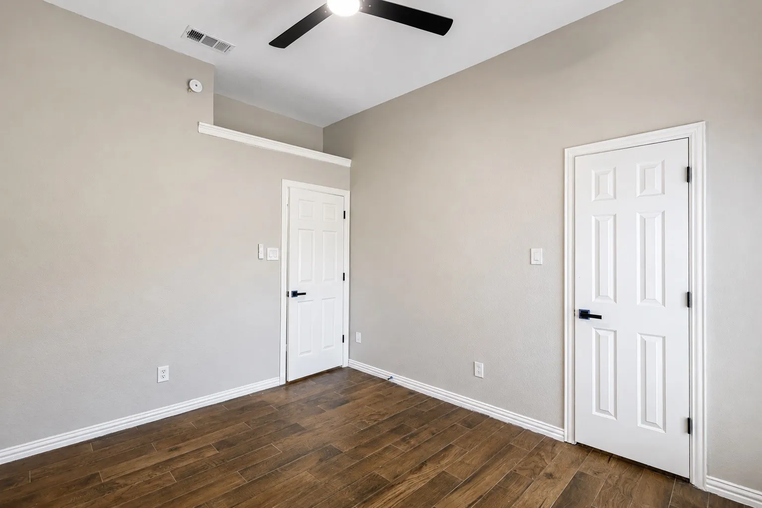 Single Family Residence For Sale in Johnson County , 548 NW Wintercrest Road, Burleson, Texas 76028, 3 Bedroom, 2 Bathroom, 2 Garage spaces, 1,616 Sqft, built in 1996, mls#21372818, Real Estate Agent in Burleson, Homes For Sale in Johnson county, Homes For Sale in Burleson, Realtor in Burleson Texas, Real Estate Brokerage Independent Realty Texas, Luminita Cordes Realtor
