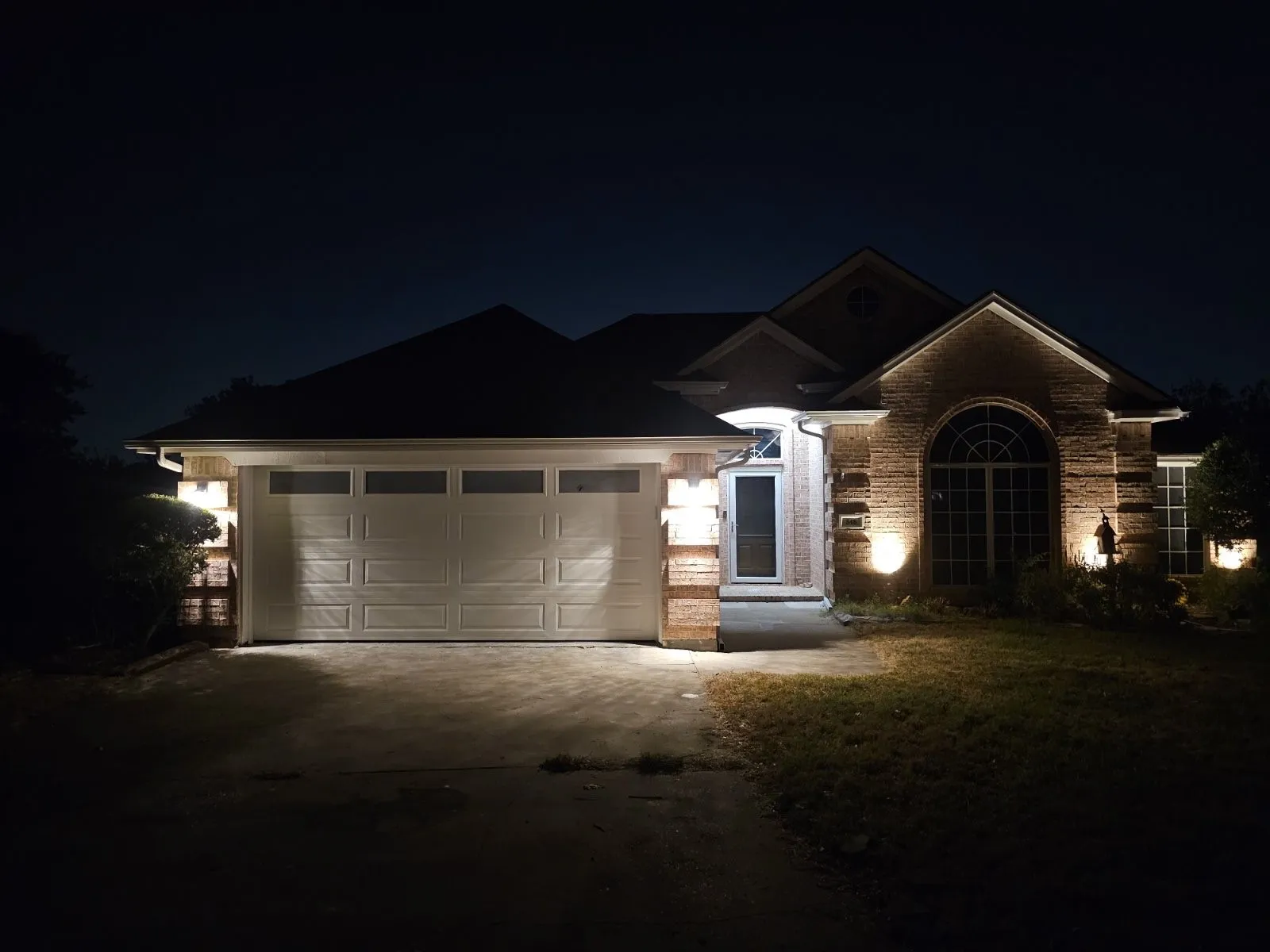 Single Family Residence For Sale in Johnson County , 548 NW Wintercrest Road, Burleson, Texas 76028, 3 Bedroom, 2 Bathroom, 2 Garage spaces, 1,616 Sqft, built in 1996, mls#21372818, Real Estate Agent in Burleson, Homes For Sale in Johnson county, Homes For Sale in Burleson, Realtor in Burleson Texas, Real Estate Brokerage Independent Realty Texas, Luminita Cordes Realtor