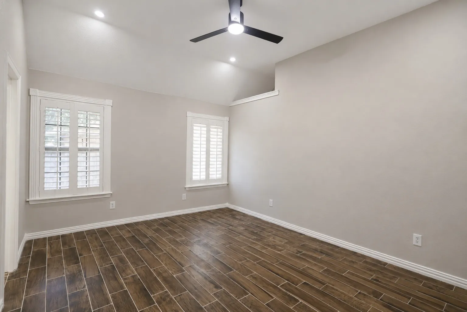 Single Family Residence For Sale in Johnson County , 548 NW Wintercrest Road, Burleson, Texas 76028, 3 Bedroom, 2 Bathroom, 2 Garage spaces, 1,616 Sqft, built in 1996, mls#21372818, Real Estate Agent in Burleson, Homes For Sale in Johnson county, Homes For Sale in Burleson, Realtor in Burleson Texas, Real Estate Brokerage Independent Realty Texas, Luminita Cordes Realtor