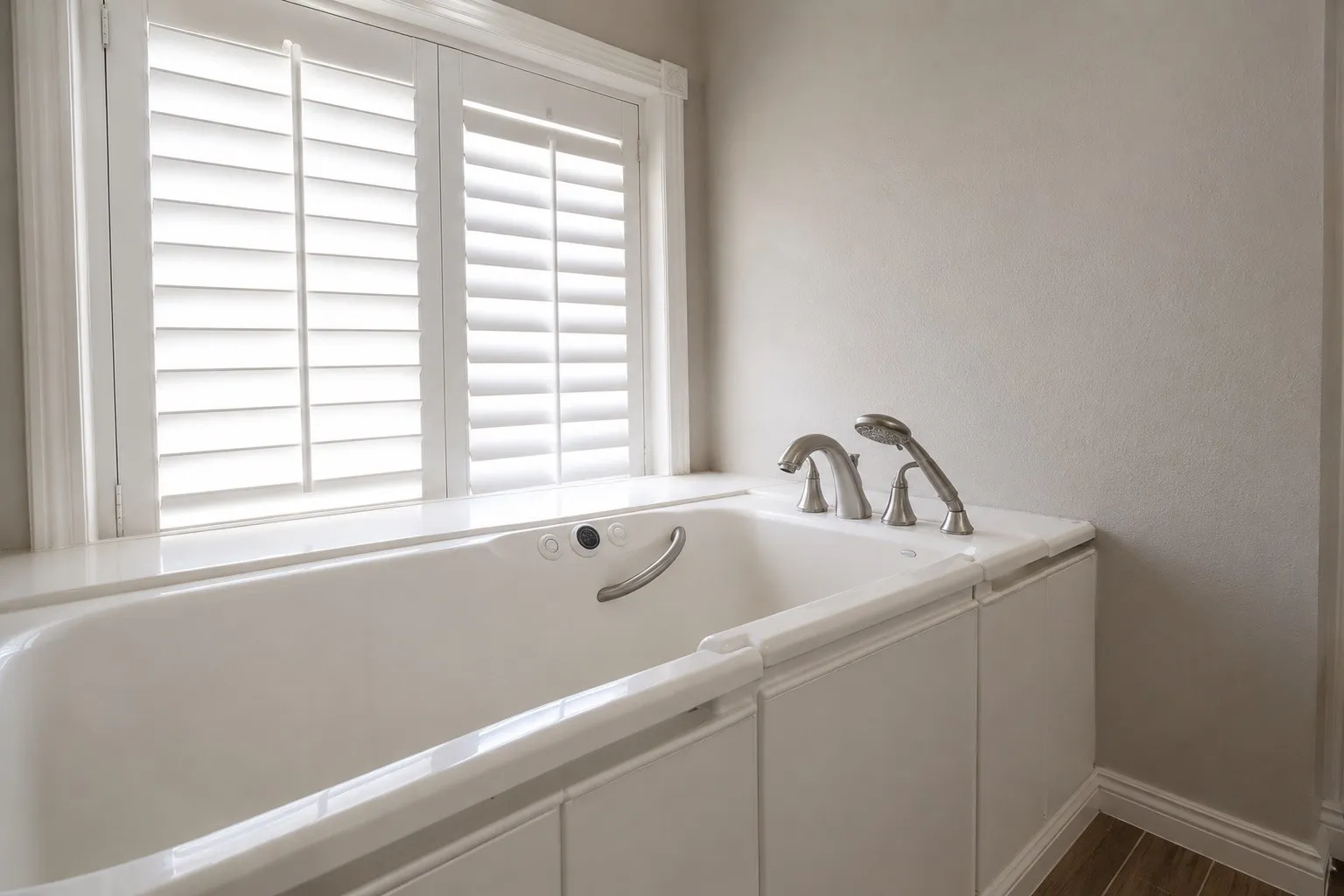 Single Family Residence For Sale in Johnson County , 548 NW Wintercrest Road, Burleson, Texas 76028, 3 Bedroom, 2 Bathroom, 2 Garage spaces, 1,616 Sqft, built in 1996, mls#21372818, Real Estate Agent in Burleson, Homes For Sale in Johnson county, Homes For Sale in Burleson, Realtor in Burleson Texas, Real Estate Brokerage Independent Realty Texas, Luminita Cordes Realtor