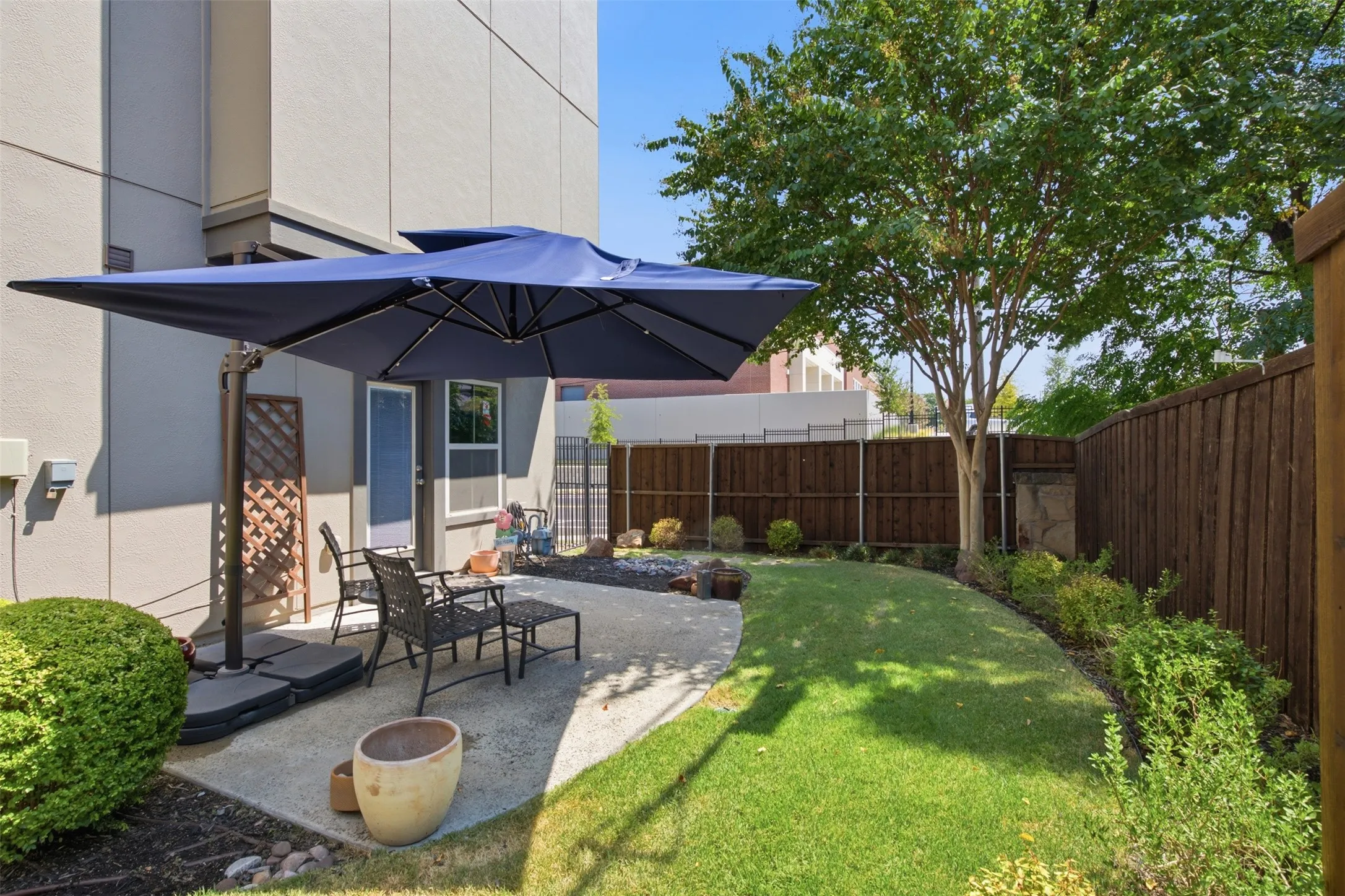 Single Family Residence For Sale in Dallas County , 1802 Stevens Bluff Lane, Dallas, Texas 75208, 3 Bedroom, 4 Bathroom, 2 Garage spaces, 2,393 Sqft, built in 2017, mls#21371800, Real Estate Agent in Dallas, Homes For Sale in Dallas county, Homes For Sale in Dallas, Realtor in Dallas Texas, Real Estate Brokerage Independent Realty Texas, Luminita Cordes Realtor