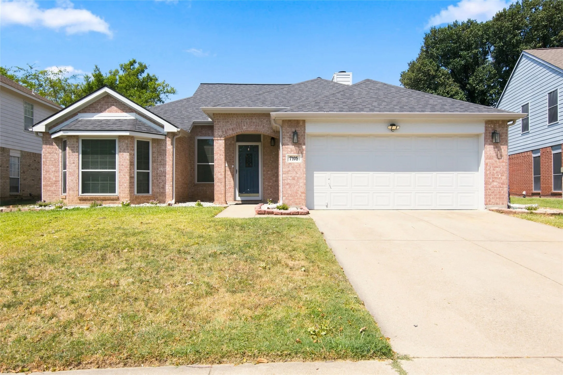 Single Family Residence For Sale in Tarrant County , 7105 Isle Royale Drive, Fort Worth, Texas 76137, 4 Bedroom, 2 Bathroom, 2 Garage spaces, 1,992 Sqft, built in 1992, mls#21372443, Real Estate Agent in Fort Worth, Homes For Sale in Tarrant county, Homes For Sale in Fort Worth, Realtor in Fort Worth Texas, Real Estate Brokerage Independent Realty Texas, Luminita Cordes Realtor