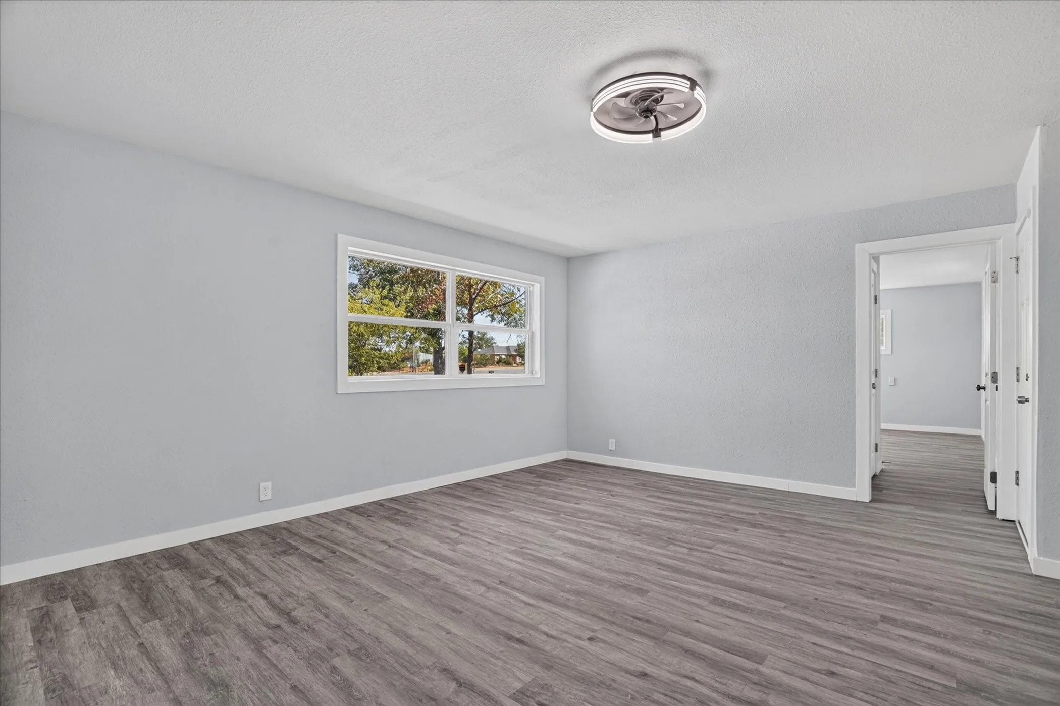 Single Family Residence For Sale in Jack County , 1225 W Belknap Street, Jacksboro, Texas 76458, 3 Bedroom, 2 Bathroom, Garage spaces, 1,849 Sqft, built in 1980, mls#21367965, Real Estate Agent in Jacksboro, Homes For Sale in Jack county, Homes For Sale in Jacksboro, Realtor in Jacksboro Texas, Real Estate Brokerage Independent Realty Texas, Luminita Cordes Realtor