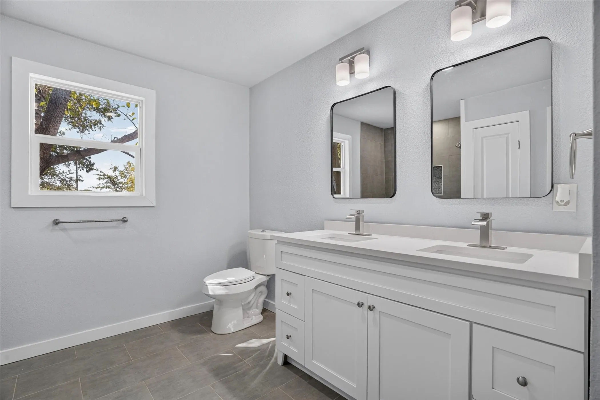 Single Family Residence For Sale in Jack County , 1225 W Belknap Street, Jacksboro, Texas 76458, 3 Bedroom, 2 Bathroom, Garage spaces, 1,849 Sqft, built in 1980, mls#21367965, Real Estate Agent in Jacksboro, Homes For Sale in Jack county, Homes For Sale in Jacksboro, Realtor in Jacksboro Texas, Real Estate Brokerage Independent Realty Texas, Luminita Cordes Realtor