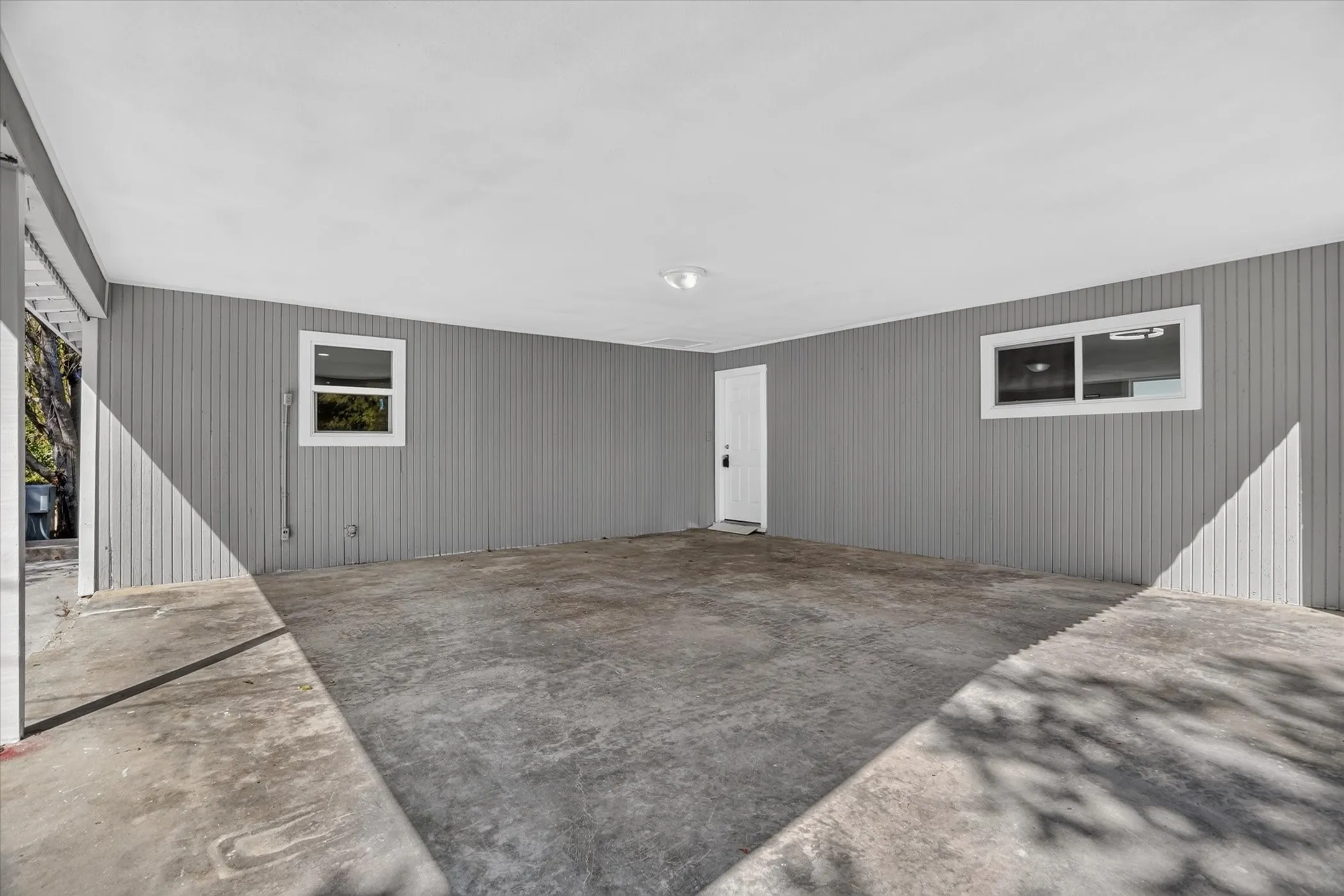 Single Family Residence For Sale in Jack County , 1225 W Belknap Street, Jacksboro, Texas 76458, 3 Bedroom, 2 Bathroom, Garage spaces, 1,849 Sqft, built in 1980, mls#21367965, Real Estate Agent in Jacksboro, Homes For Sale in Jack county, Homes For Sale in Jacksboro, Realtor in Jacksboro Texas, Real Estate Brokerage Independent Realty Texas, Luminita Cordes Realtor