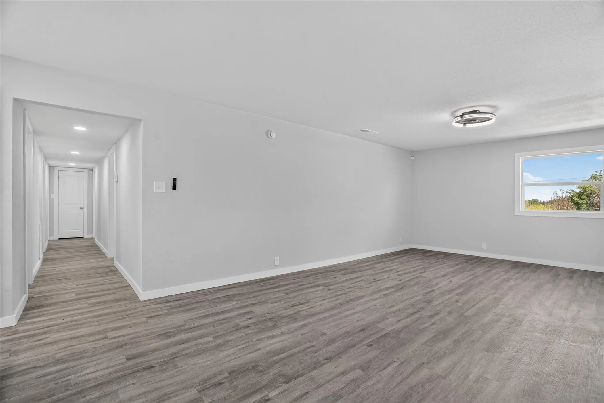 Single Family Residence For Sale in Jack County , 1225 W Belknap Street, Jacksboro, Texas 76458, 3 Bedroom, 2 Bathroom, Garage spaces, 1,849 Sqft, built in 1980, mls#21367965, Real Estate Agent in Jacksboro, Homes For Sale in Jack county, Homes For Sale in Jacksboro, Realtor in Jacksboro Texas, Real Estate Brokerage Independent Realty Texas, Luminita Cordes Realtor