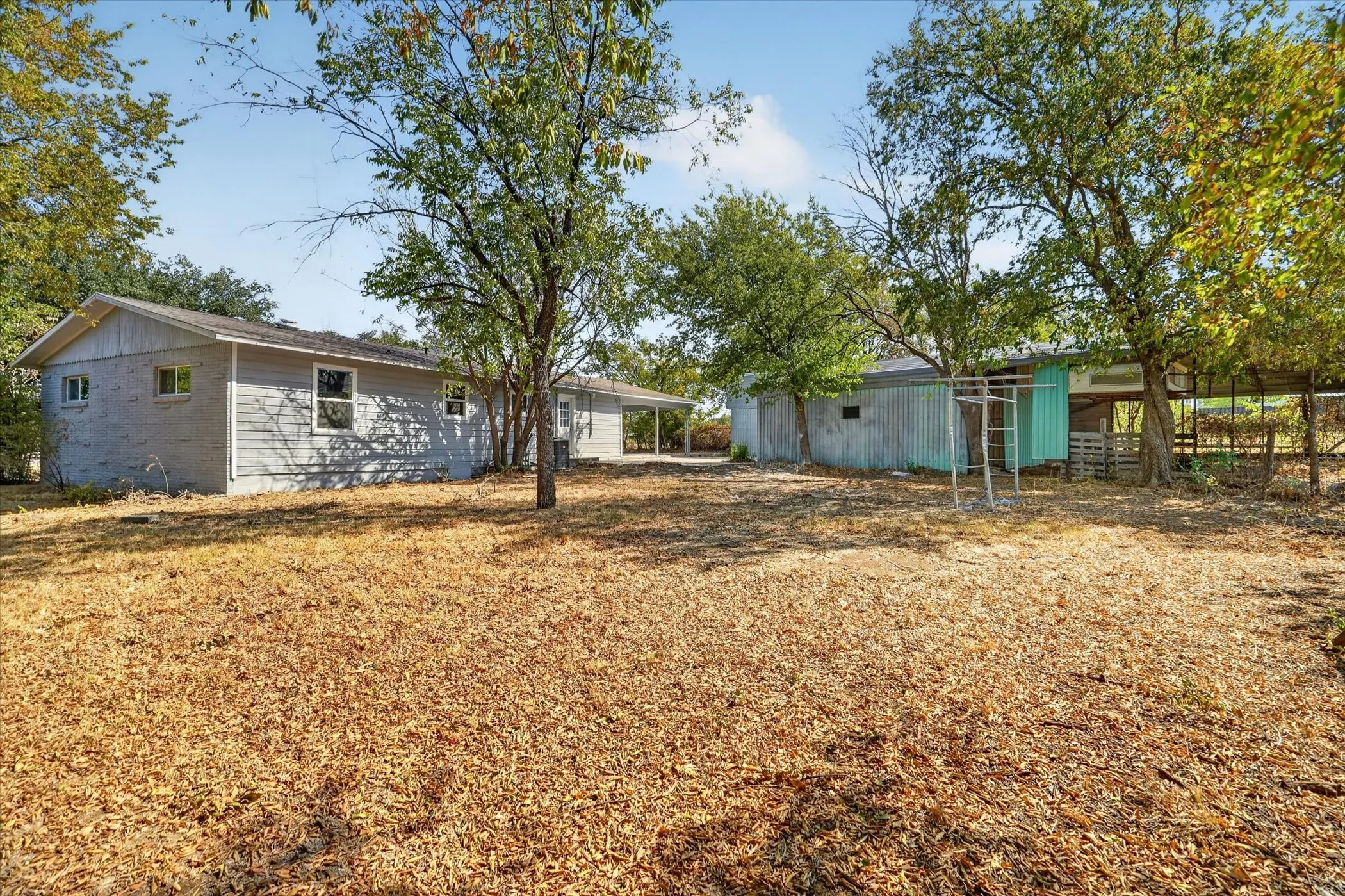 Single Family Residence For Sale in Jack County , 1225 W Belknap Street, Jacksboro, Texas 76458, 3 Bedroom, 2 Bathroom, Garage spaces, 1,849 Sqft, built in 1980, mls#21367965, Real Estate Agent in Jacksboro, Homes For Sale in Jack county, Homes For Sale in Jacksboro, Realtor in Jacksboro Texas, Real Estate Brokerage Independent Realty Texas, Luminita Cordes Realtor