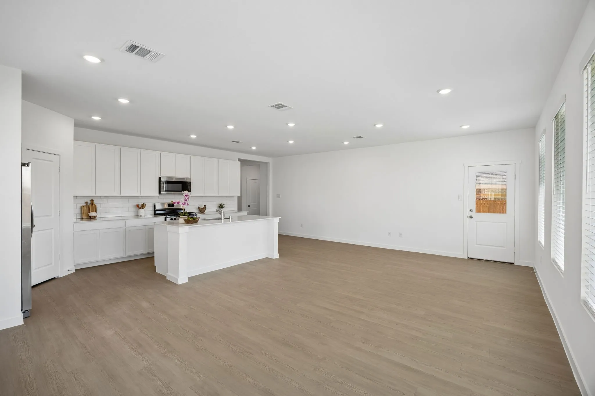 Single Family Residence For Rent in Tarrant County , 9517 trecini Drive, Fort Worth, Texas 76179, 4 Bedroom, 4 Bathroom, 2 Garage spaces, 1,902 Sqft, built in 2026, mls#21372757, Real Estate Agent in Fort Worth, Homes For Rent in Tarrant county, Homes For Rent in Fort Worth, Realtor in Fort Worth Texas, Real Estate Brokerage Independent Realty Texas, Luminita Cordes Realtor
