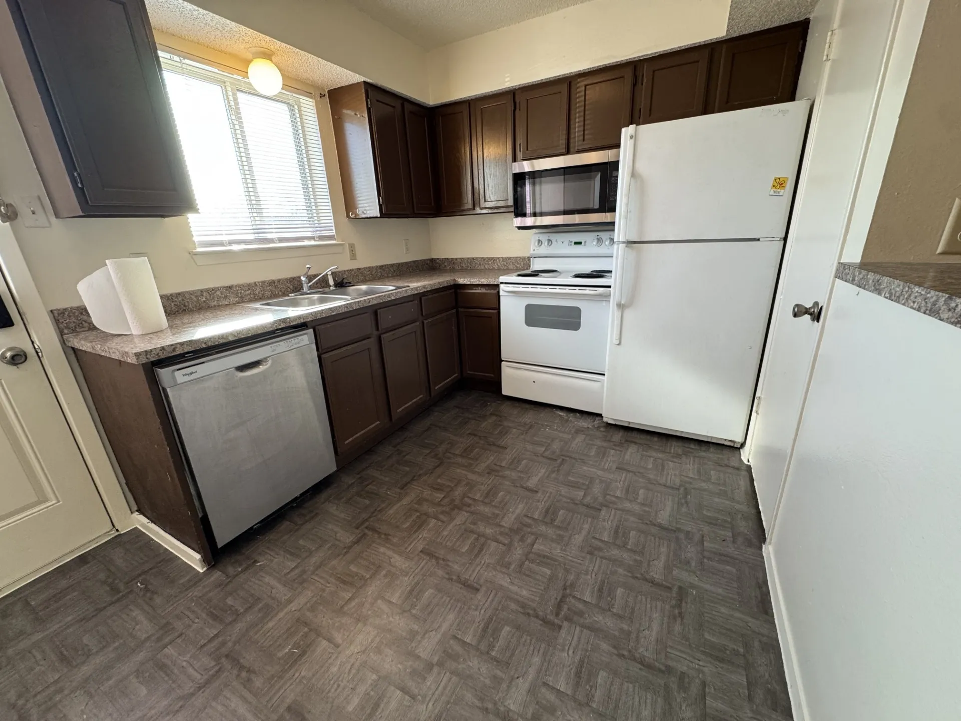 Apartment For Rent in Dallas County , 2802 Wimbledon Court D, Garland, Texas 75041, 2 Bedroom, 2 Bathroom, Garage spaces, 1,040 Sqft, built in 1984, mls#21372826, Real Estate Agent in Garland, Homes For Rent in Dallas county, Homes For Rent in Garland, Realtor in Garland Texas, Real Estate Brokerage Independent Realty Texas, Luminita Cordes Realtor