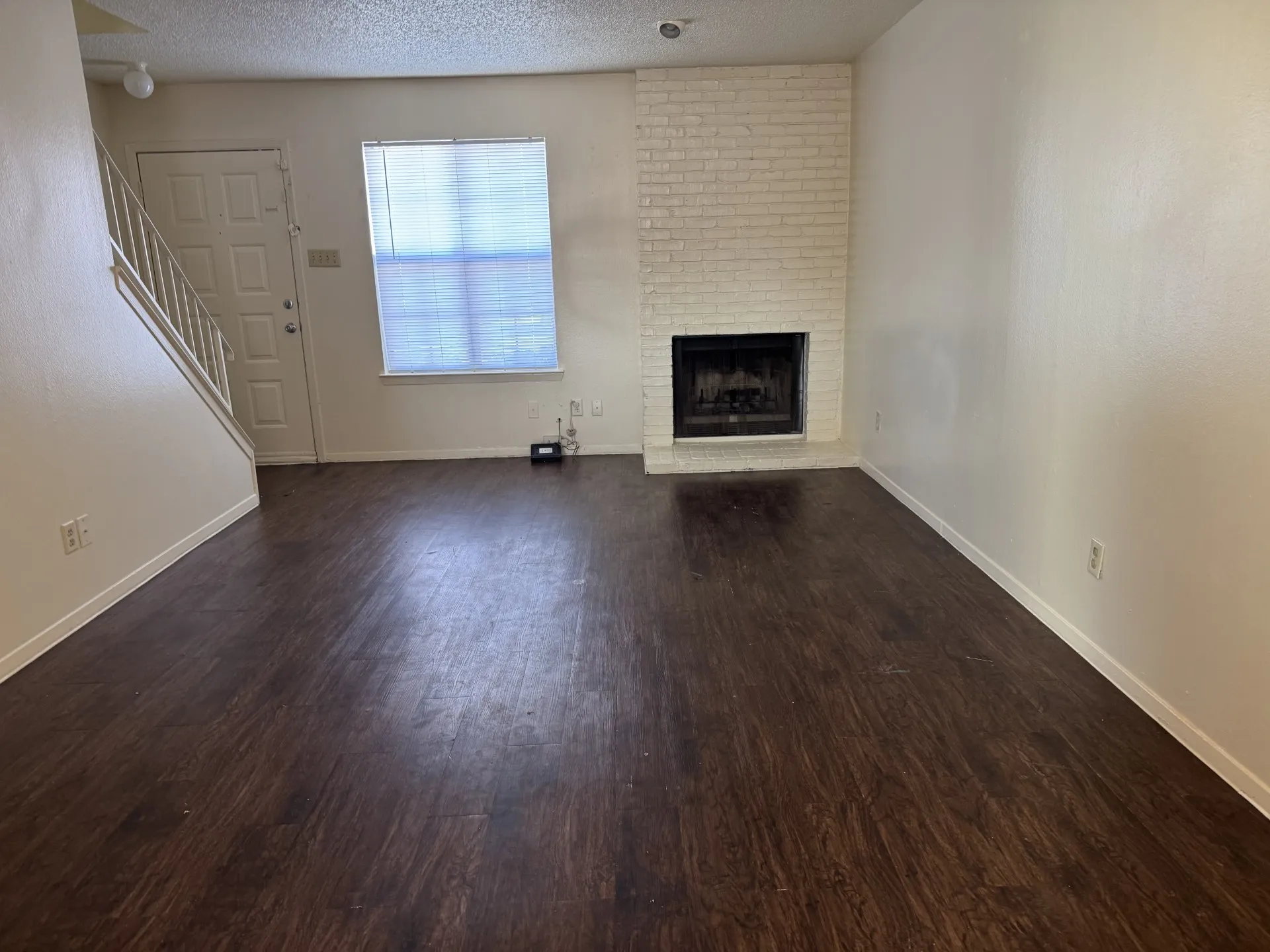 Apartment For Rent in Dallas County , 2802 Wimbledon Court D, Garland, Texas 75041, 2 Bedroom, 2 Bathroom, Garage spaces, 1,040 Sqft, built in 1984, mls#21372826, Real Estate Agent in Garland, Homes For Rent in Dallas county, Homes For Rent in Garland, Realtor in Garland Texas, Real Estate Brokerage Independent Realty Texas, Luminita Cordes Realtor