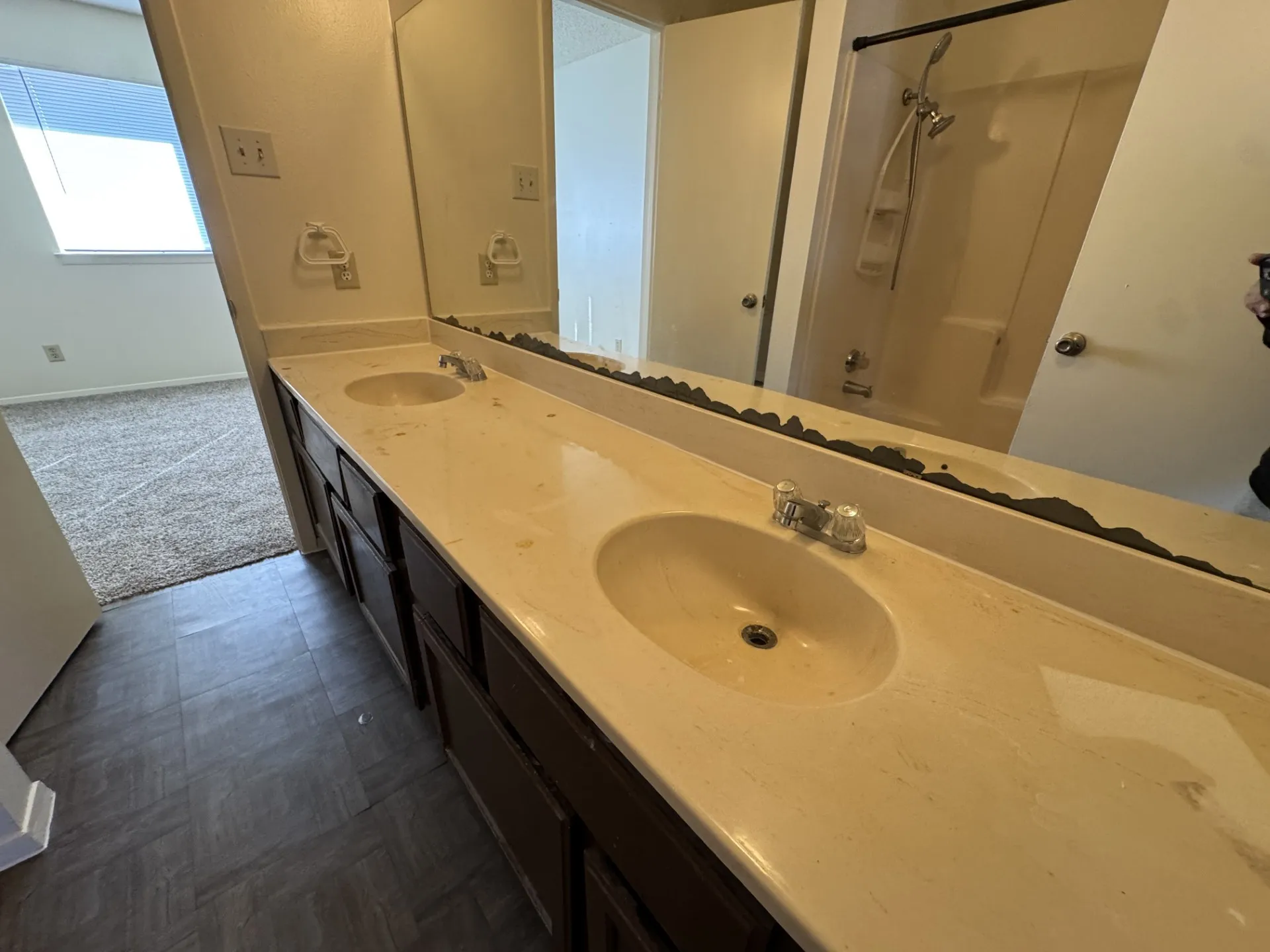 Apartment For Rent in Dallas County , 2802 Wimbledon Court D, Garland, Texas 75041, 2 Bedroom, 2 Bathroom, Garage spaces, 1,040 Sqft, built in 1984, mls#21372826, Real Estate Agent in Garland, Homes For Rent in Dallas county, Homes For Rent in Garland, Realtor in Garland Texas, Real Estate Brokerage Independent Realty Texas, Luminita Cordes Realtor