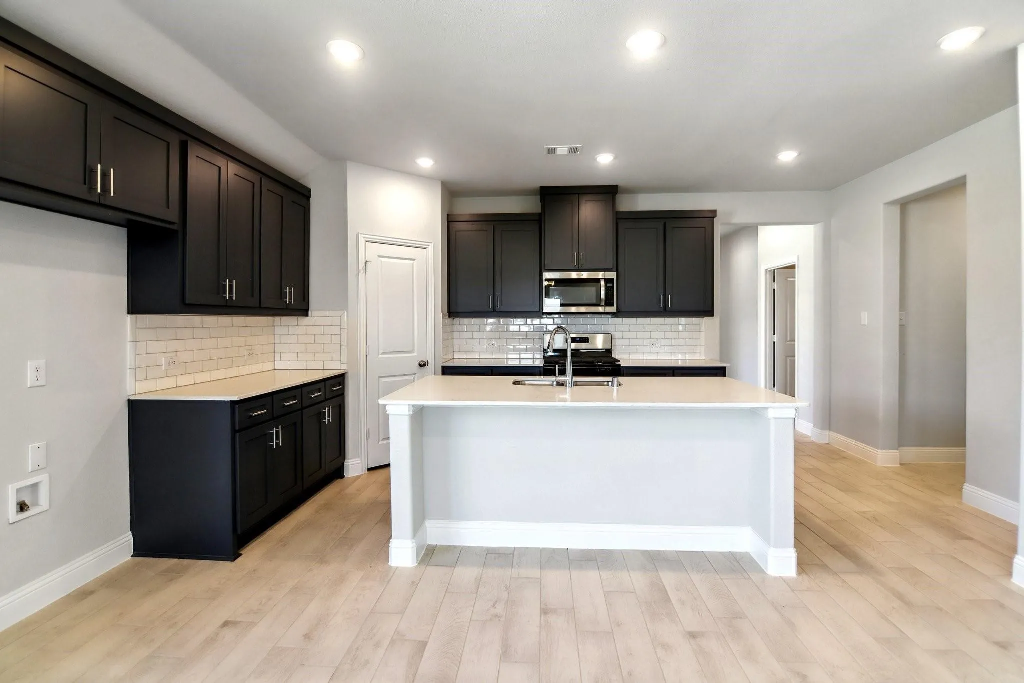 Single Family Residence For Sale in Collin County , 1317 Renato Drive, Anna, Texas 75409, 3 Bedroom, 2 Bathroom, 2 Garage spaces, 2,120 Sqft, built in 2024, mls#21371886, Real Estate Agent in Anna, Homes For Sale in Collin county, Homes For Sale in Anna, Realtor in Anna Texas, Real Estate Brokerage Independent Realty Texas, Luminita Cordes Realtor