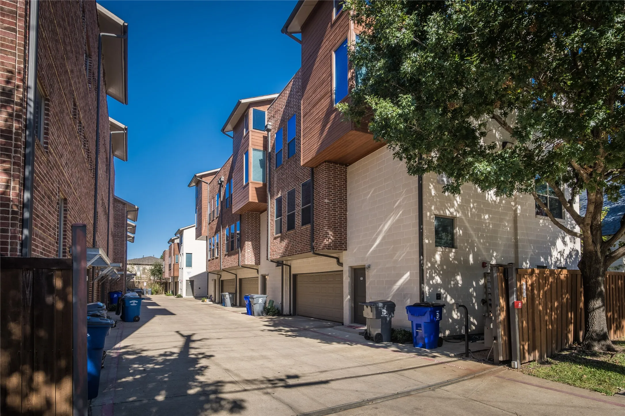 Townhouse For Rent in Dallas County , 5017 Manett Street 103, Dallas, Texas 75206, 3 Bedroom, 4 Bathroom, 2 Garage spaces, 1,950 Sqft, built in 2008, mls#21368658, Real Estate Agent in Dallas, Homes For Rent in Dallas county, Homes For Rent in Dallas, Realtor in Dallas Texas, Real Estate Brokerage Independent Realty Texas, Luminita Cordes Realtor