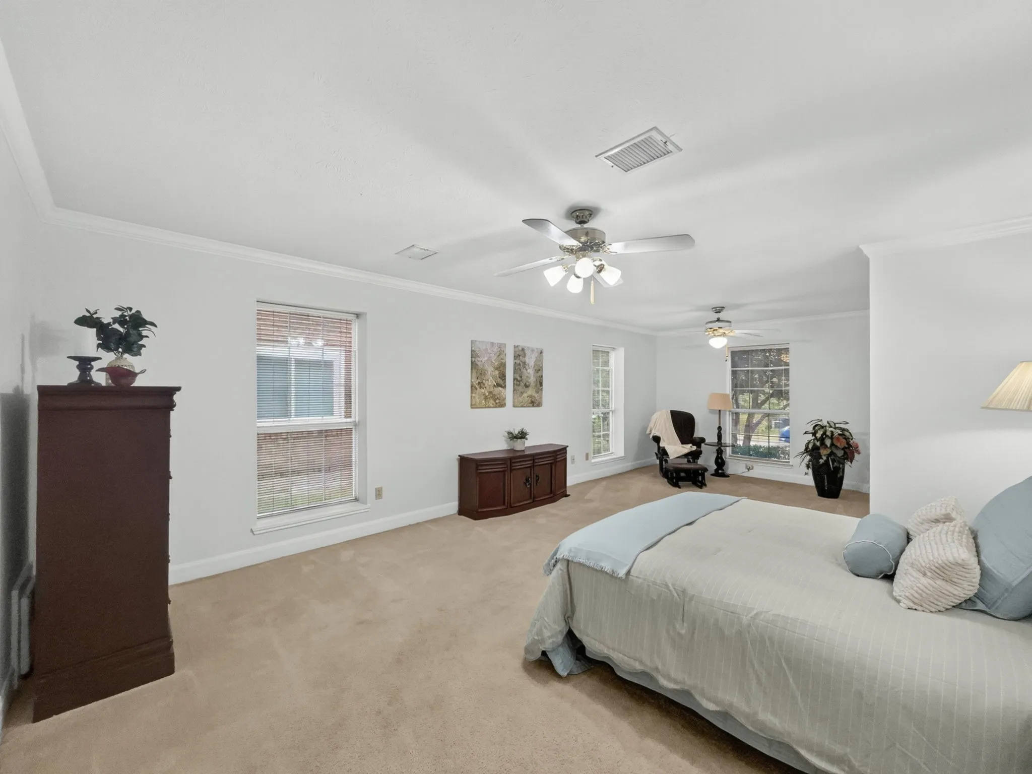 Single Family Residence For Sale in Dallas County , 2116 Cannes Drive, Carrollton, Texas 75006, 4 Bedroom, 3 Bathroom, 2 Garage spaces, 3,657 Sqft, built in 1989, mls#21367382, Real Estate Agent in Carrollton, Homes For Sale in Dallas county, Homes For Sale in Carrollton, Realtor in Carrollton Texas, Real Estate Brokerage Independent Realty Texas, Luminita Cordes Realtor