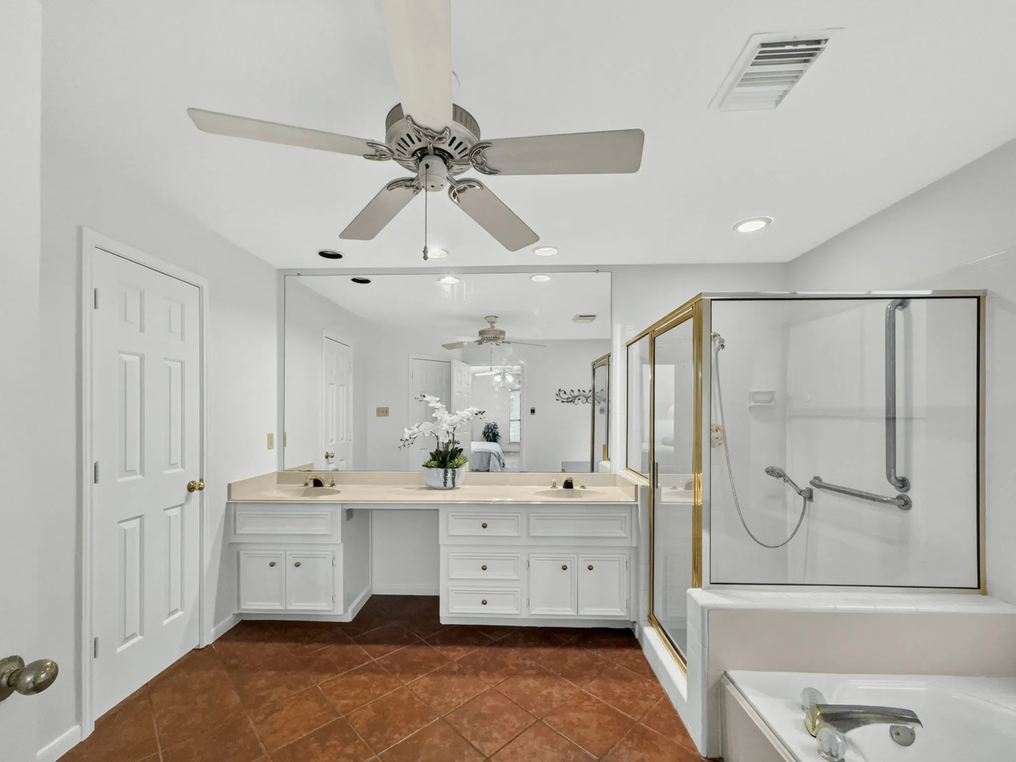 Single Family Residence For Sale in Dallas County , 2116 Cannes Drive, Carrollton, Texas 75006, 4 Bedroom, 3 Bathroom, 2 Garage spaces, 3,657 Sqft, built in 1989, mls#21367382, Real Estate Agent in Carrollton, Homes For Sale in Dallas county, Homes For Sale in Carrollton, Realtor in Carrollton Texas, Real Estate Brokerage Independent Realty Texas, Luminita Cordes Realtor