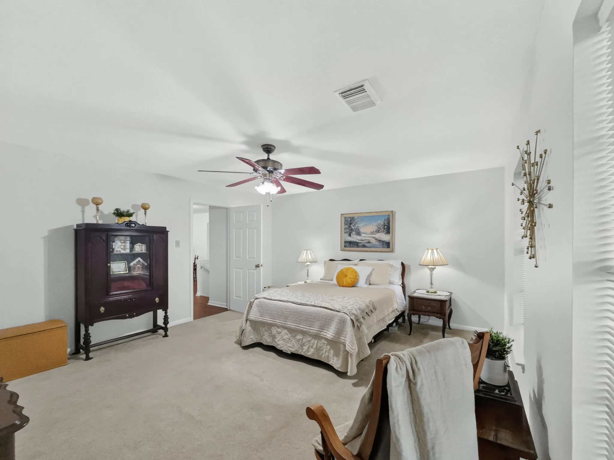 Single Family Residence For Sale in Dallas County , 2116 Cannes Drive, Carrollton, Texas 75006, 4 Bedroom, 3 Bathroom, 2 Garage spaces, 3,657 Sqft, built in 1989, mls#21367382, Real Estate Agent in Carrollton, Homes For Sale in Dallas county, Homes For Sale in Carrollton, Realtor in Carrollton Texas, Real Estate Brokerage Independent Realty Texas, Luminita Cordes Realtor