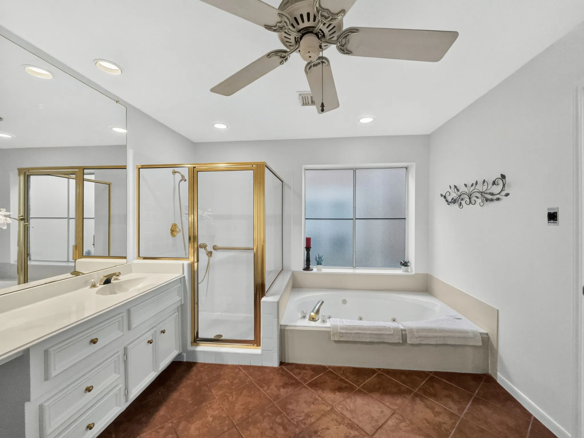 Single Family Residence For Sale in Dallas County , 2116 Cannes Drive, Carrollton, Texas 75006, 4 Bedroom, 3 Bathroom, 2 Garage spaces, 3,657 Sqft, built in 1989, mls#21367382, Real Estate Agent in Carrollton, Homes For Sale in Dallas county, Homes For Sale in Carrollton, Realtor in Carrollton Texas, Real Estate Brokerage Independent Realty Texas, Luminita Cordes Realtor