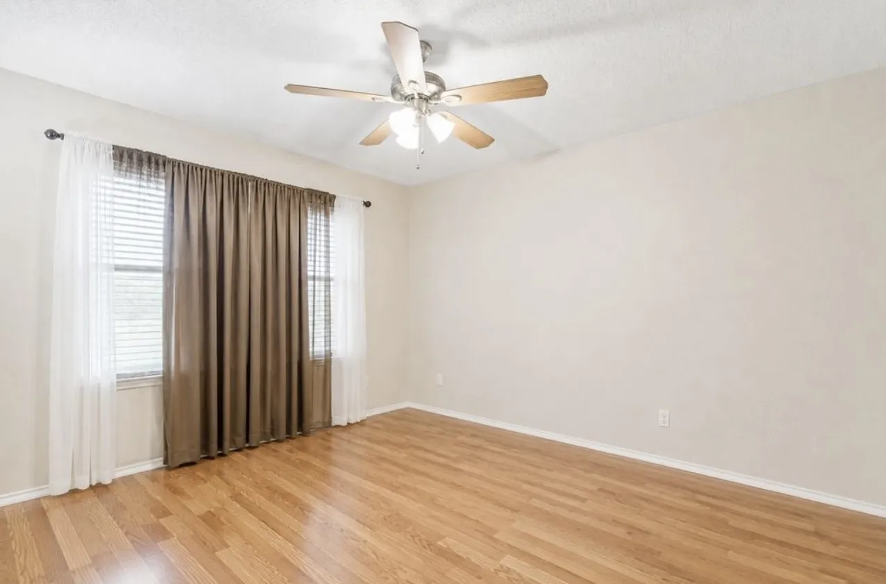 Single Family Residence For Rent in Collin County , 3118 Legend Drive, Mc Kinney, Texas 75070, 3 Bedroom, 2 Bathroom, 2 Garage spaces, 1,659 Sqft, built in 1997, mls#21372836, Real Estate Agent in Mc Kinney, Homes For Rent in Collin county, Homes For Rent in Mc Kinney, Realtor in Mc Kinney Texas, Real Estate Brokerage Independent Realty Texas, Luminita Cordes Realtor