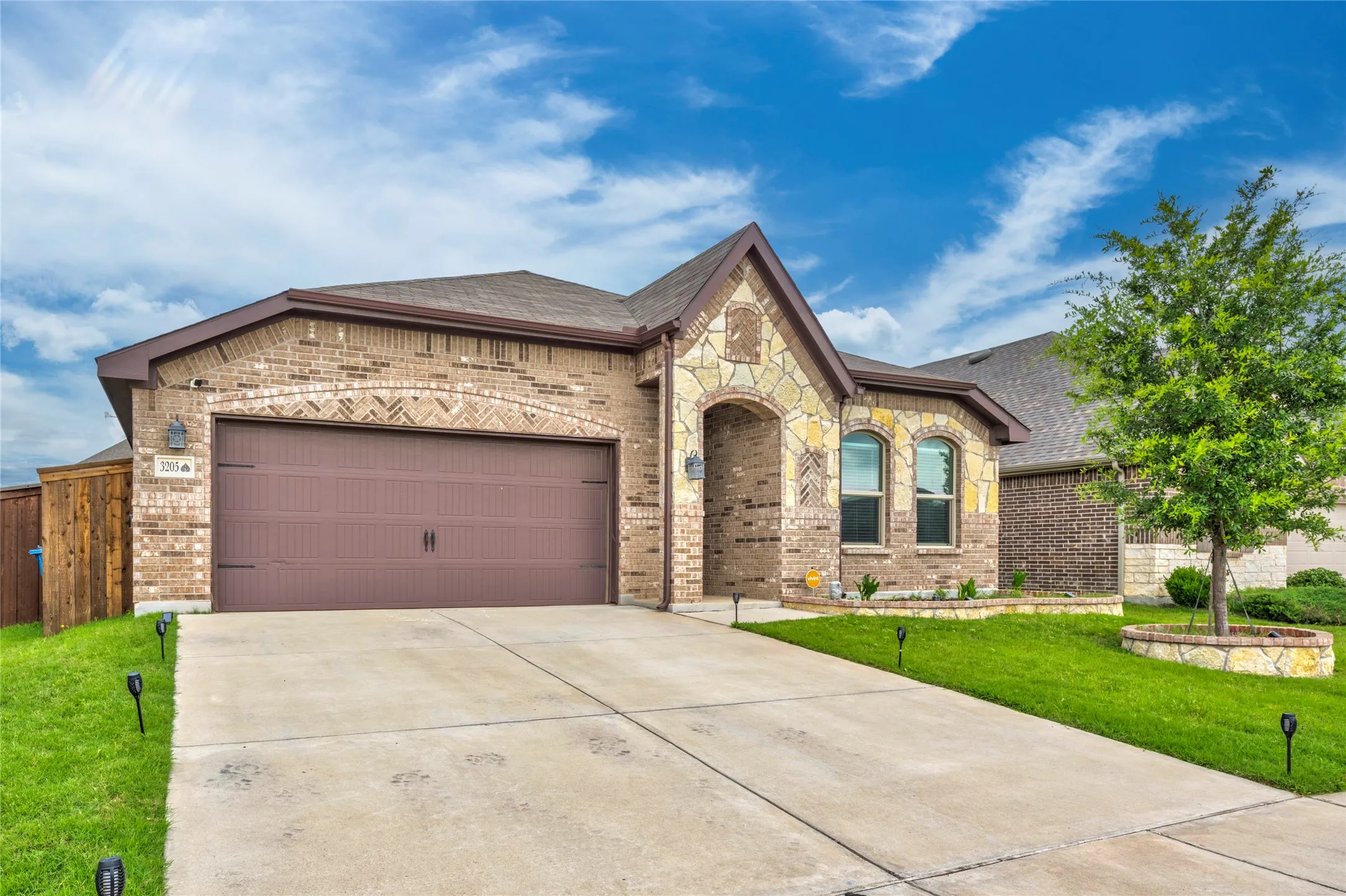 Single Family Residence For Sale in Denton County , 3205 Buckskin Trail, Aubrey, Texas 76227, 3 Bedroom, 2 Bathroom, 2 Garage spaces, 1,613 Sqft, built in 2021, mls#21364524, Real Estate Agent in Aubrey, Homes For Sale in Denton county, Homes For Sale in Aubrey, Realtor in Aubrey Texas, Real Estate Brokerage Independent Realty Texas, Luminita Cordes Realtor