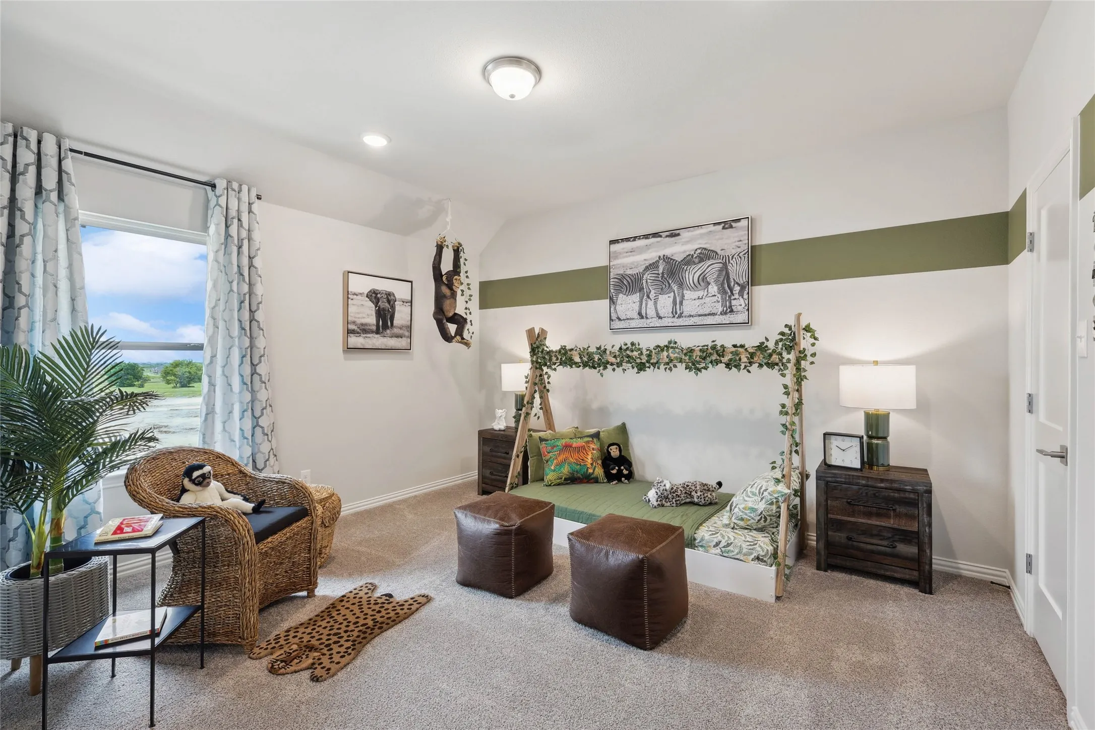 Model home photos of similar floorplans, not pictures of actual home.
