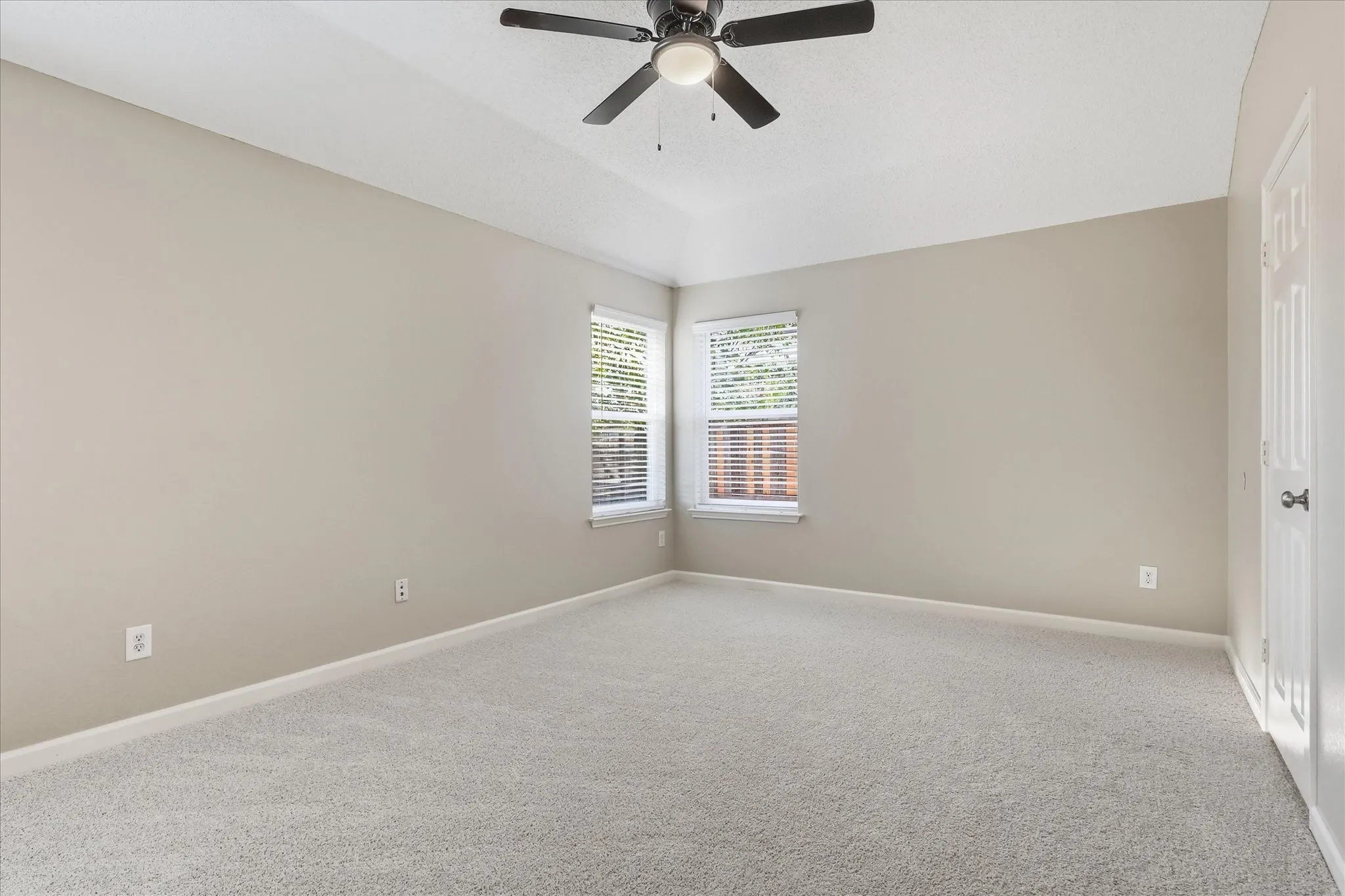 Single Family Residence For Sale in Collin County , 7202 Hillshire Lane, Sachse, Texas 75048, 3 Bedroom, 2 Bathroom, 2 Garage spaces, 1,711 Sqft, built in 2001, mls#21372615, Real Estate Agent in Sachse, Homes For Sale in Collin county, Homes For Sale in Sachse, Realtor in Sachse Texas, Real Estate Brokerage Independent Realty Texas, Luminita Cordes Realtor