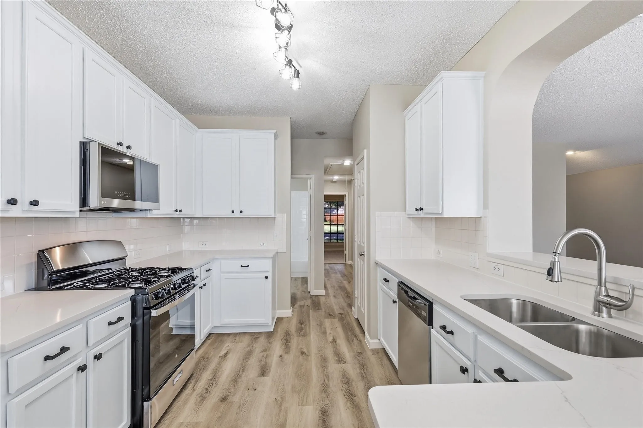 Single Family Residence For Sale in Collin County , 7202 Hillshire Lane, Sachse, Texas 75048, 3 Bedroom, 2 Bathroom, 2 Garage spaces, 1,711 Sqft, built in 2001, mls#21372615, Real Estate Agent in Sachse, Homes For Sale in Collin county, Homes For Sale in Sachse, Realtor in Sachse Texas, Real Estate Brokerage Independent Realty Texas, Luminita Cordes Realtor