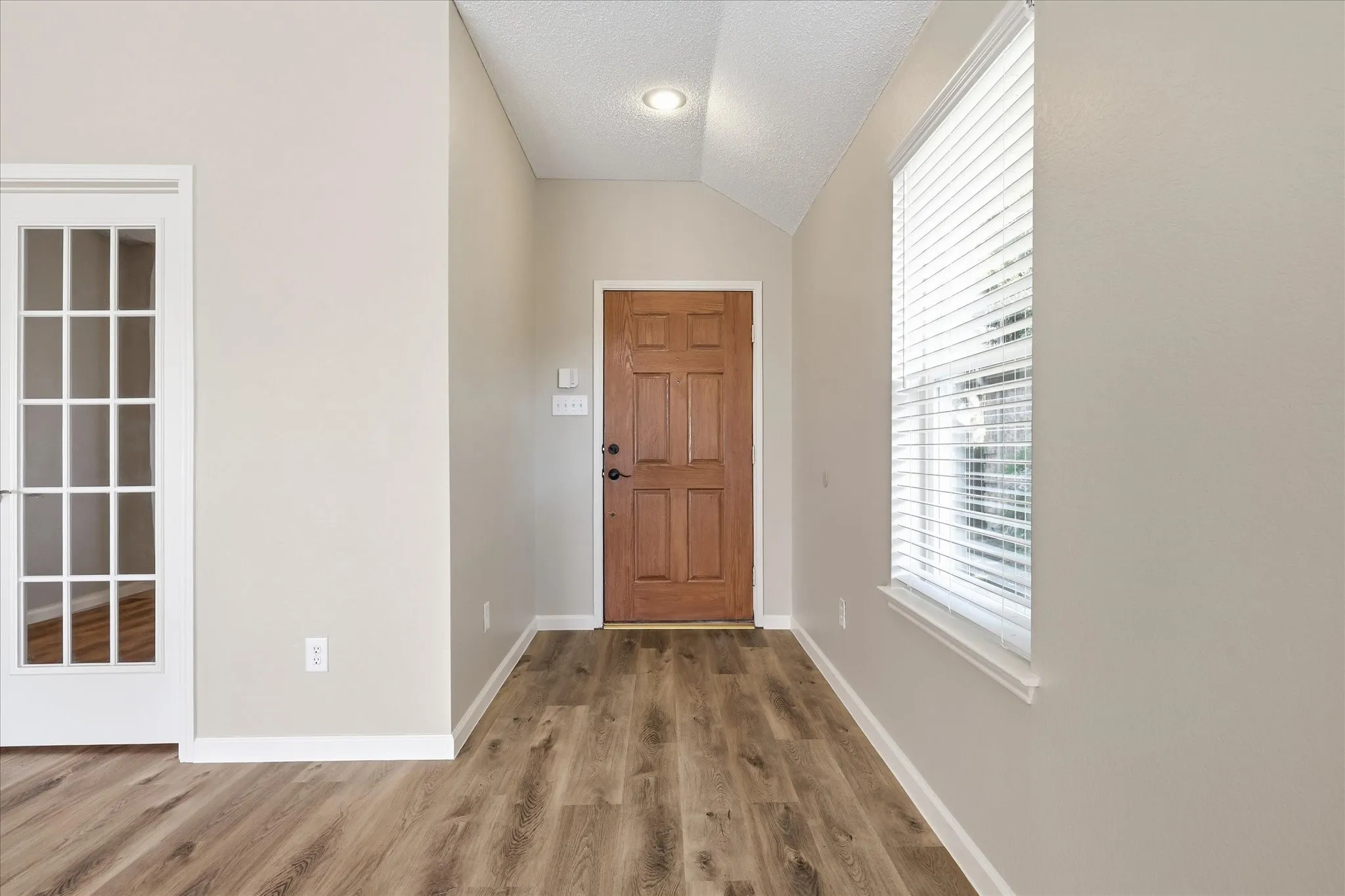Single Family Residence For Sale in Collin County , 7202 Hillshire Lane, Sachse, Texas 75048, 3 Bedroom, 2 Bathroom, 2 Garage spaces, 1,711 Sqft, built in 2001, mls#21372615, Real Estate Agent in Sachse, Homes For Sale in Collin county, Homes For Sale in Sachse, Realtor in Sachse Texas, Real Estate Brokerage Independent Realty Texas, Luminita Cordes Realtor