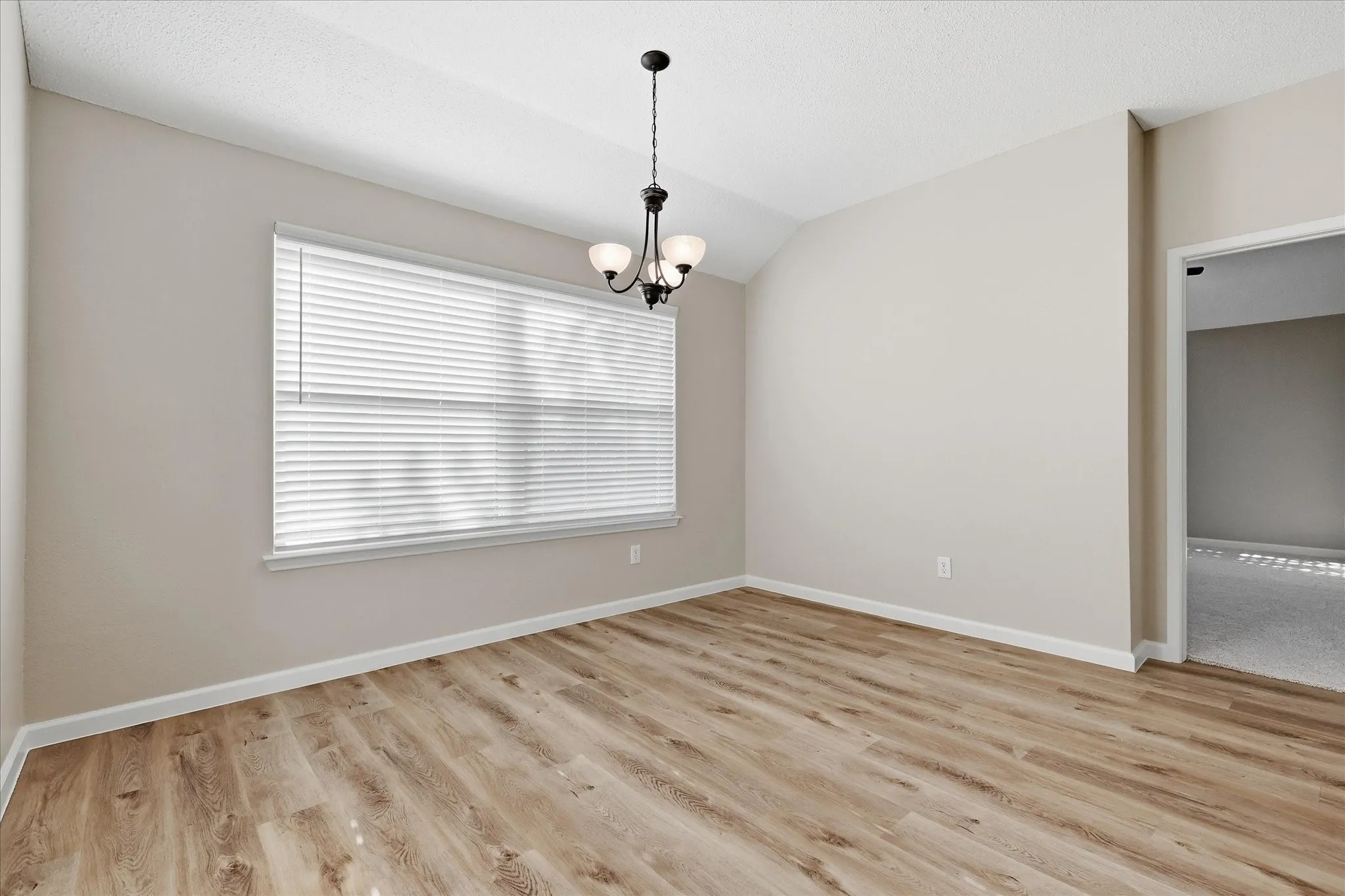 Single Family Residence For Sale in Collin County , 7202 Hillshire Lane, Sachse, Texas 75048, 3 Bedroom, 2 Bathroom, 2 Garage spaces, 1,711 Sqft, built in 2001, mls#21372615, Real Estate Agent in Sachse, Homes For Sale in Collin county, Homes For Sale in Sachse, Realtor in Sachse Texas, Real Estate Brokerage Independent Realty Texas, Luminita Cordes Realtor