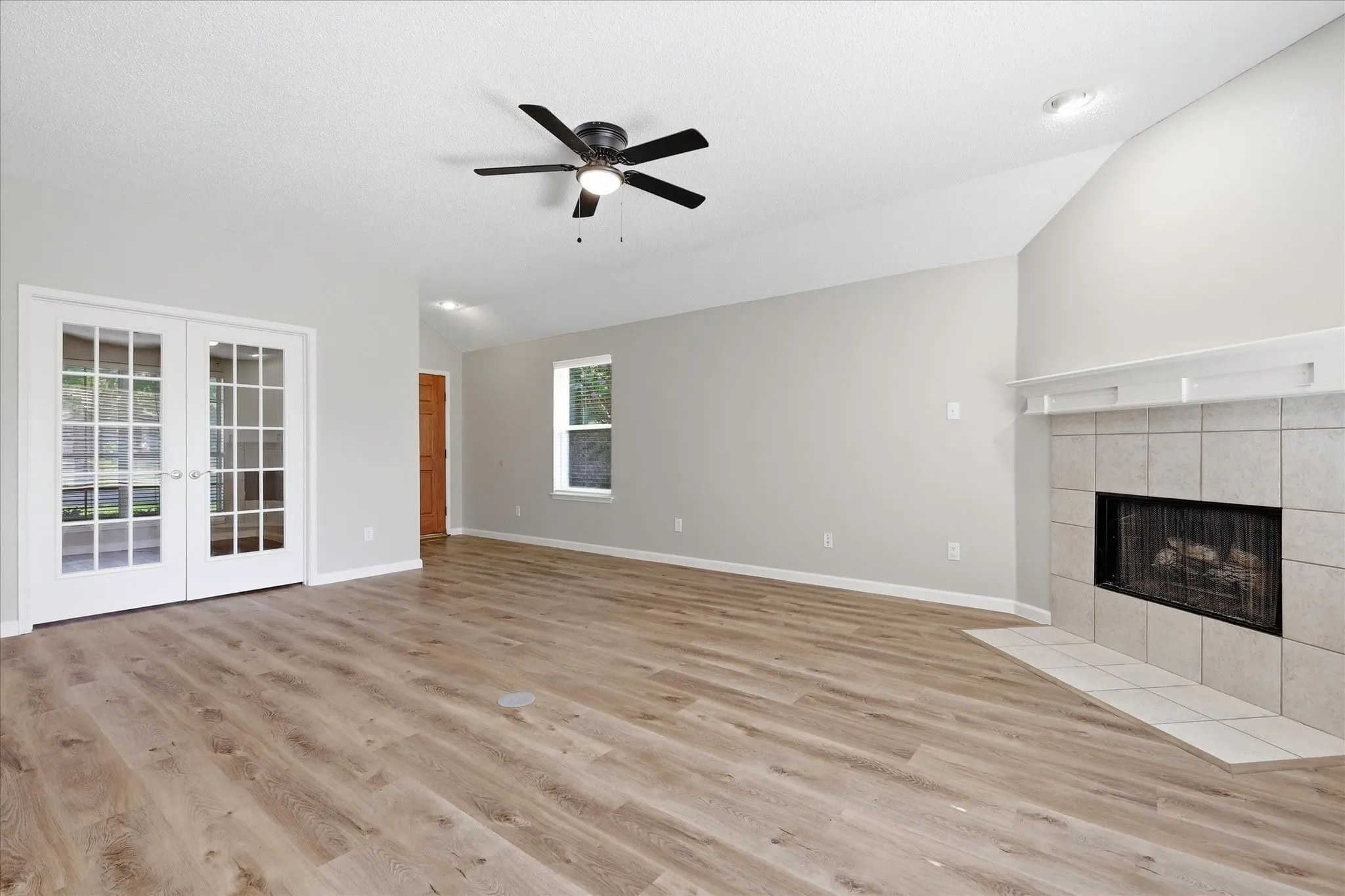 Single Family Residence For Sale in Collin County , 7202 Hillshire Lane, Sachse, Texas 75048, 3 Bedroom, 2 Bathroom, 2 Garage spaces, 1,711 Sqft, built in 2001, mls#21372615, Real Estate Agent in Sachse, Homes For Sale in Collin county, Homes For Sale in Sachse, Realtor in Sachse Texas, Real Estate Brokerage Independent Realty Texas, Luminita Cordes Realtor