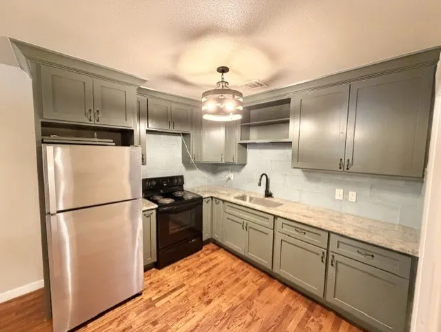 Single Family Residence For Sale in Dallas County , 2681 Texas Drive, Dallas, Texas 75211, 5 Bedroom, 2 Bathroom, Garage spaces, 1,867 Sqft, built in 1950, mls#21371955, Real Estate Agent in Dallas, Homes For Sale in Dallas county, Homes For Sale in Dallas, Realtor in Dallas Texas, Real Estate Brokerage Independent Realty Texas, Luminita Cordes Realtor