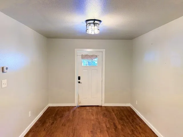Single Family Residence For Sale in Dallas County , 2681 Texas Drive, Dallas, Texas 75211, 5 Bedroom, 2 Bathroom, Garage spaces, 1,867 Sqft, built in 1950, mls#21371955, Real Estate Agent in Dallas, Homes For Sale in Dallas county, Homes For Sale in Dallas, Realtor in Dallas Texas, Real Estate Brokerage Independent Realty Texas, Luminita Cordes Realtor