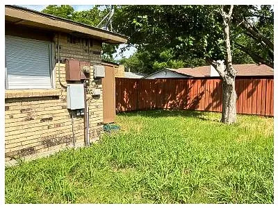 Single Family Residence For Sale in Dallas County , 2833 Emberwood Drive, Garland, Texas 75043, 3 Bedroom, 2 Bathroom, 2 Garage spaces, 1,765 Sqft, built in 1975, mls#21372667, Real Estate Agent in Garland, Homes For Sale in Dallas county, Homes For Sale in Garland, Realtor in Garland Texas, Real Estate Brokerage Independent Realty Texas, Luminita Cordes Realtor