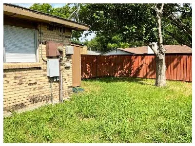 Single Family Residence For Sale in Dallas County , 2833 Emberwood Drive, Garland, Texas 75043, 3 Bedroom, 2 Bathroom, 2 Garage spaces, 1,765 Sqft, built in 1975, mls#21372667, Real Estate Agent in Garland, Homes For Sale in Dallas county, Homes For Sale in Garland, Realtor in Garland Texas, Real Estate Brokerage Independent Realty Texas, Luminita Cordes Realtor
