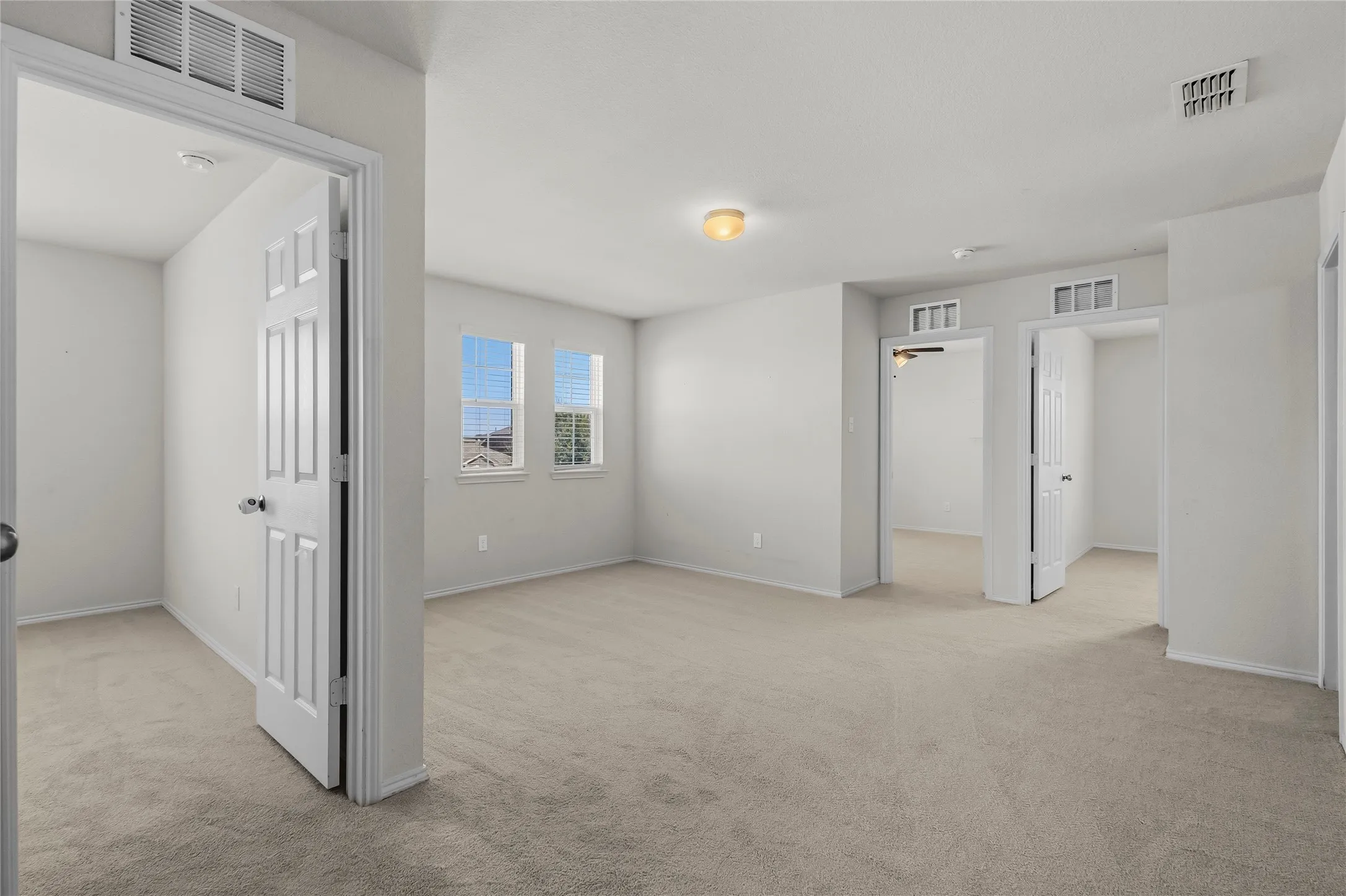 Single Family Residence For Sale in Kaufman County , 1009 Norias Drive, Forney, Texas 75126, 4 Bedroom, 3 Bathroom, 2 Garage spaces, 2,485 Sqft, built in 2019, mls#21349645, Real Estate Agent in Forney, Homes For Sale in Kaufman county, Homes For Sale in Forney, Realtor in Forney Texas, Real Estate Brokerage Independent Realty Texas, Luminita Cordes Realtor