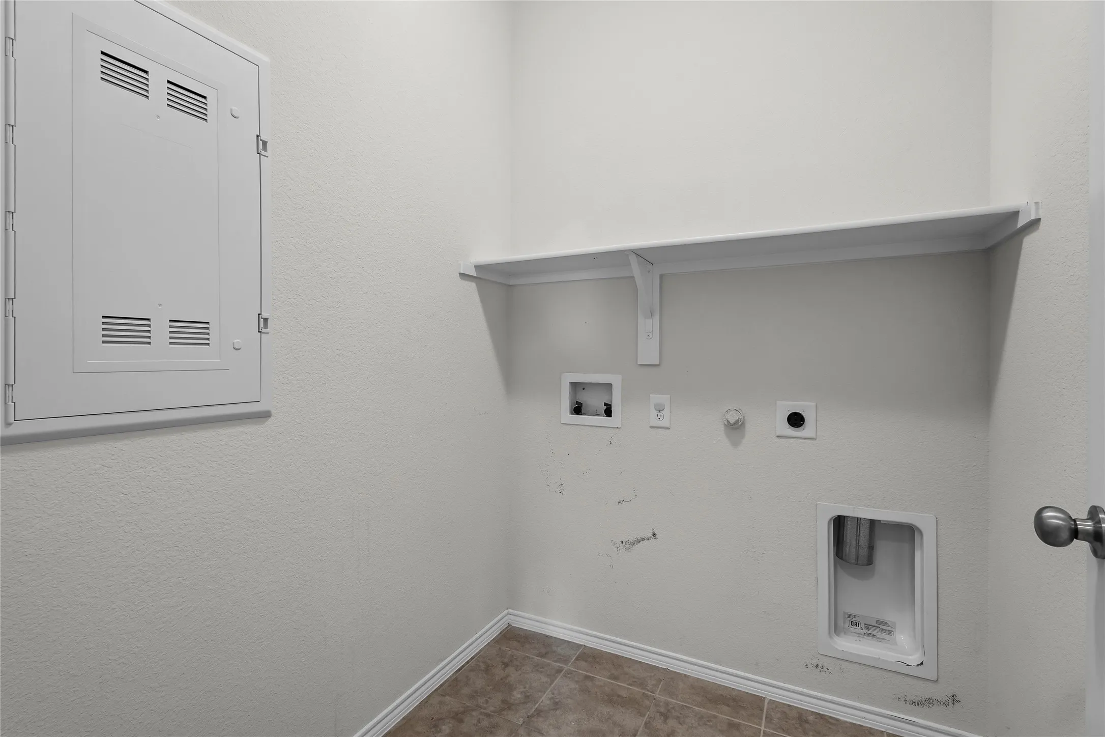 Single Family Residence For Sale in Kaufman County , 1009 Norias Drive, Forney, Texas 75126, 4 Bedroom, 3 Bathroom, 2 Garage spaces, 2,485 Sqft, built in 2019, mls#21349645, Real Estate Agent in Forney, Homes For Sale in Kaufman county, Homes For Sale in Forney, Realtor in Forney Texas, Real Estate Brokerage Independent Realty Texas, Luminita Cordes Realtor