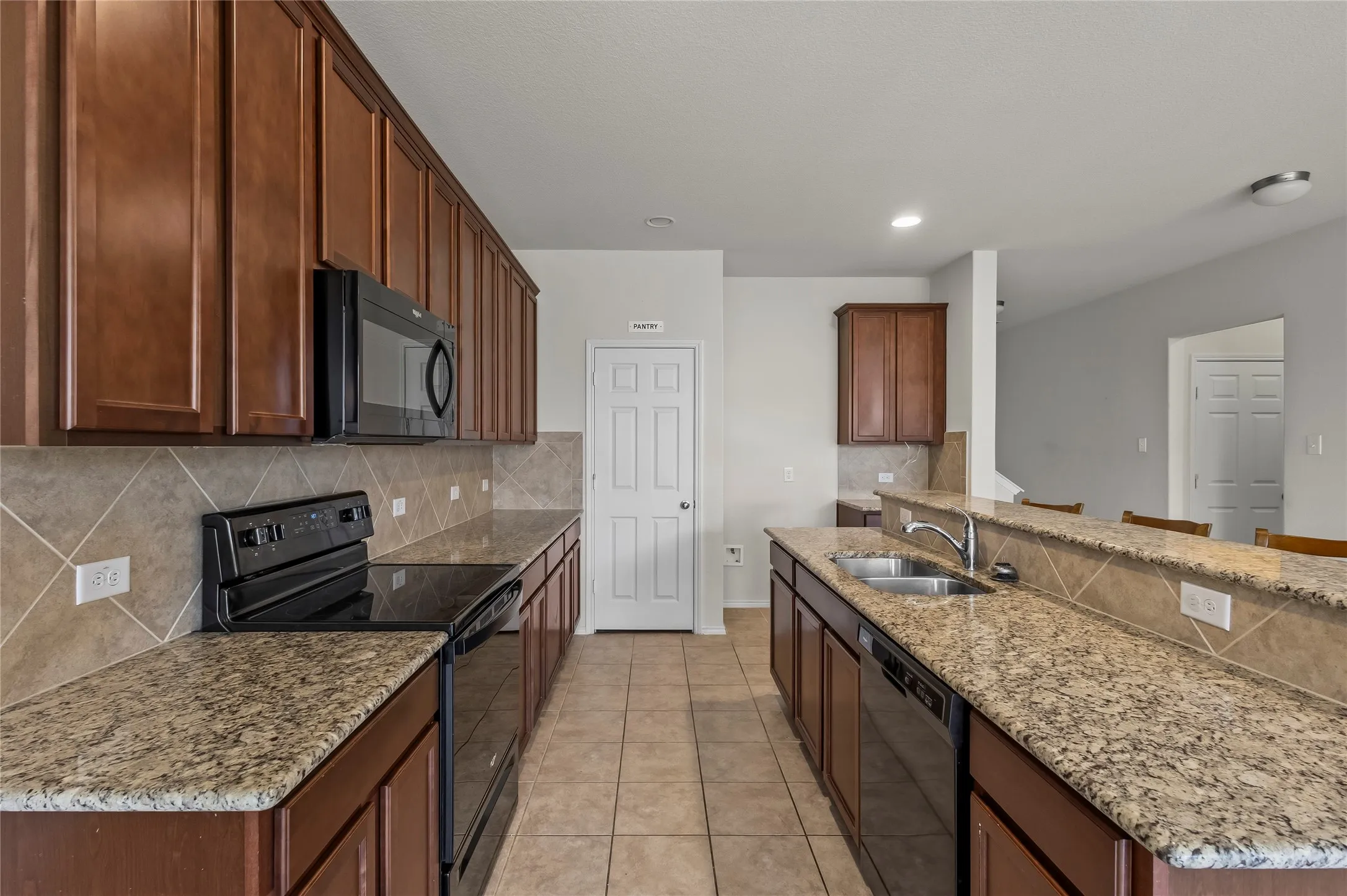 Single Family Residence For Sale in Kaufman County , 1009 Norias Drive, Forney, Texas 75126, 4 Bedroom, 3 Bathroom, 2 Garage spaces, 2,485 Sqft, built in 2019, mls#21349645, Real Estate Agent in Forney, Homes For Sale in Kaufman county, Homes For Sale in Forney, Realtor in Forney Texas, Real Estate Brokerage Independent Realty Texas, Luminita Cordes Realtor
