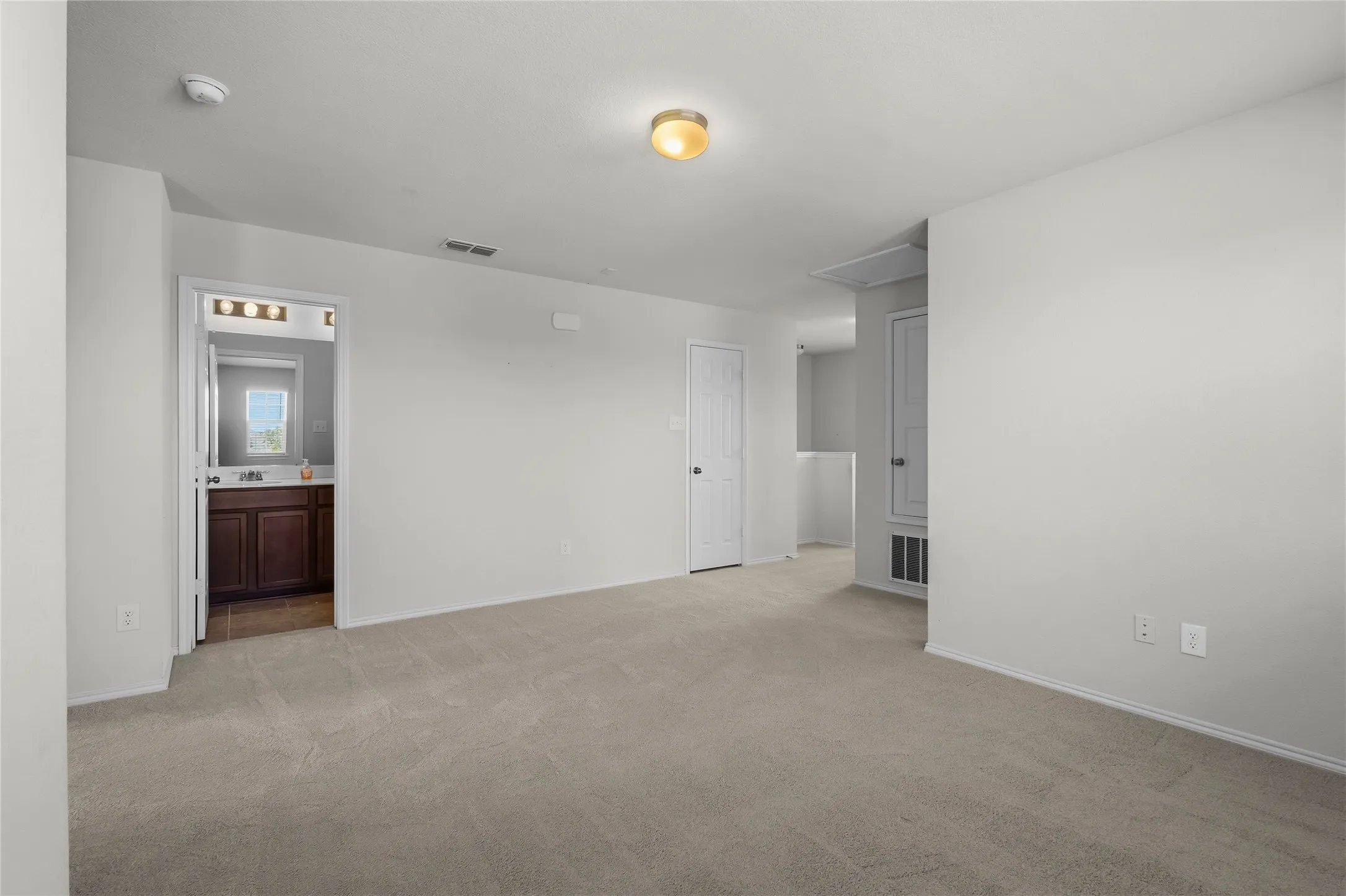 Single Family Residence For Sale in Kaufman County , 1009 Norias Drive, Forney, Texas 75126, 4 Bedroom, 3 Bathroom, 2 Garage spaces, 2,485 Sqft, built in 2019, mls#21349645, Real Estate Agent in Forney, Homes For Sale in Kaufman county, Homes For Sale in Forney, Realtor in Forney Texas, Real Estate Brokerage Independent Realty Texas, Luminita Cordes Realtor