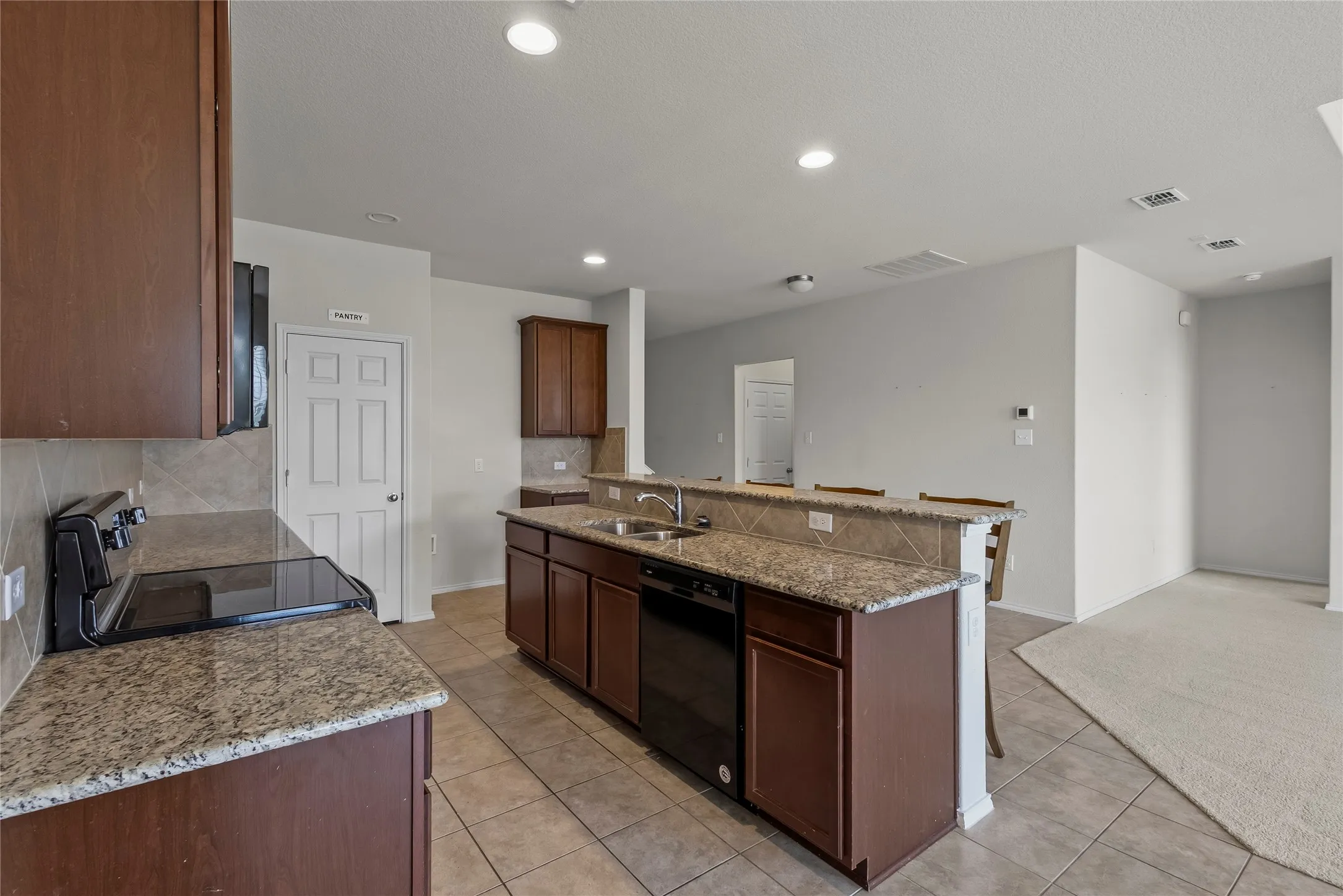 Single Family Residence For Sale in Kaufman County , 1009 Norias Drive, Forney, Texas 75126, 4 Bedroom, 3 Bathroom, 2 Garage spaces, 2,485 Sqft, built in 2019, mls#21349645, Real Estate Agent in Forney, Homes For Sale in Kaufman county, Homes For Sale in Forney, Realtor in Forney Texas, Real Estate Brokerage Independent Realty Texas, Luminita Cordes Realtor