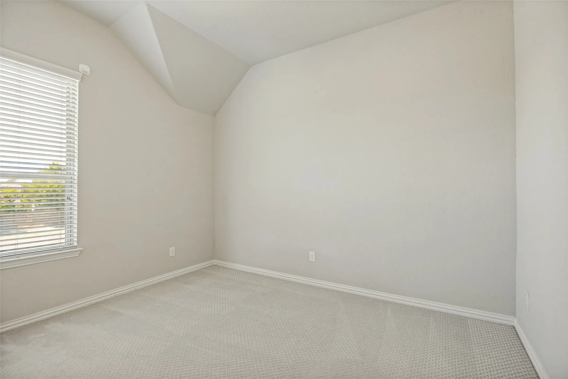Single Family Residence For Rent in Collin County , 801 Feathering Way, Plano, Texas 75074, 4 Bedroom, 4 Bathroom, 2 Garage spaces, 3,018 Sqft, built in 2017, mls#21372863, Real Estate Agent in Plano, Homes For Rent in Collin county, Homes For Rent in Plano, Realtor in Plano Texas, Real Estate Brokerage Independent Realty Texas, Luminita Cordes Realtor