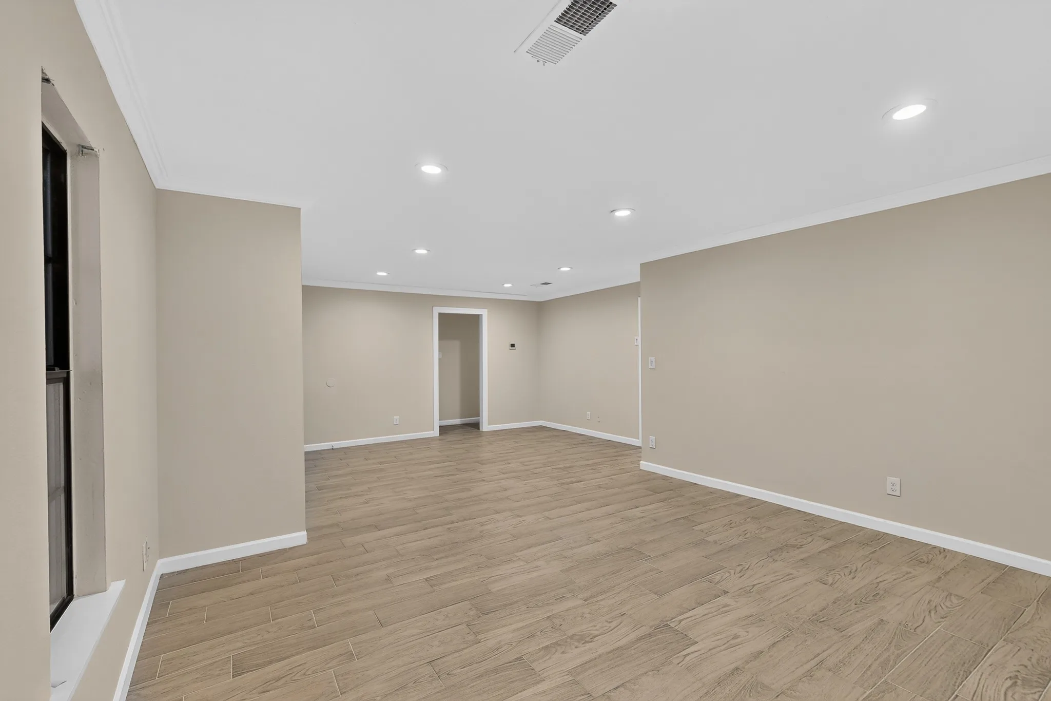 Single Family Residence For Sale in Dallas County , 2441 Lakeshore Drive, Grand Prairie, Texas 75051, 3 Bedroom, 2 Bathroom, Garage spaces, 1,303 Sqft, built in 1971, mls#21371049, Real Estate Agent in Grand Prairie, Homes For Sale in Dallas county, Homes For Sale in Grand Prairie, Realtor in Grand Prairie Texas, Real Estate Brokerage Independent Realty Texas, Luminita Cordes Realtor
