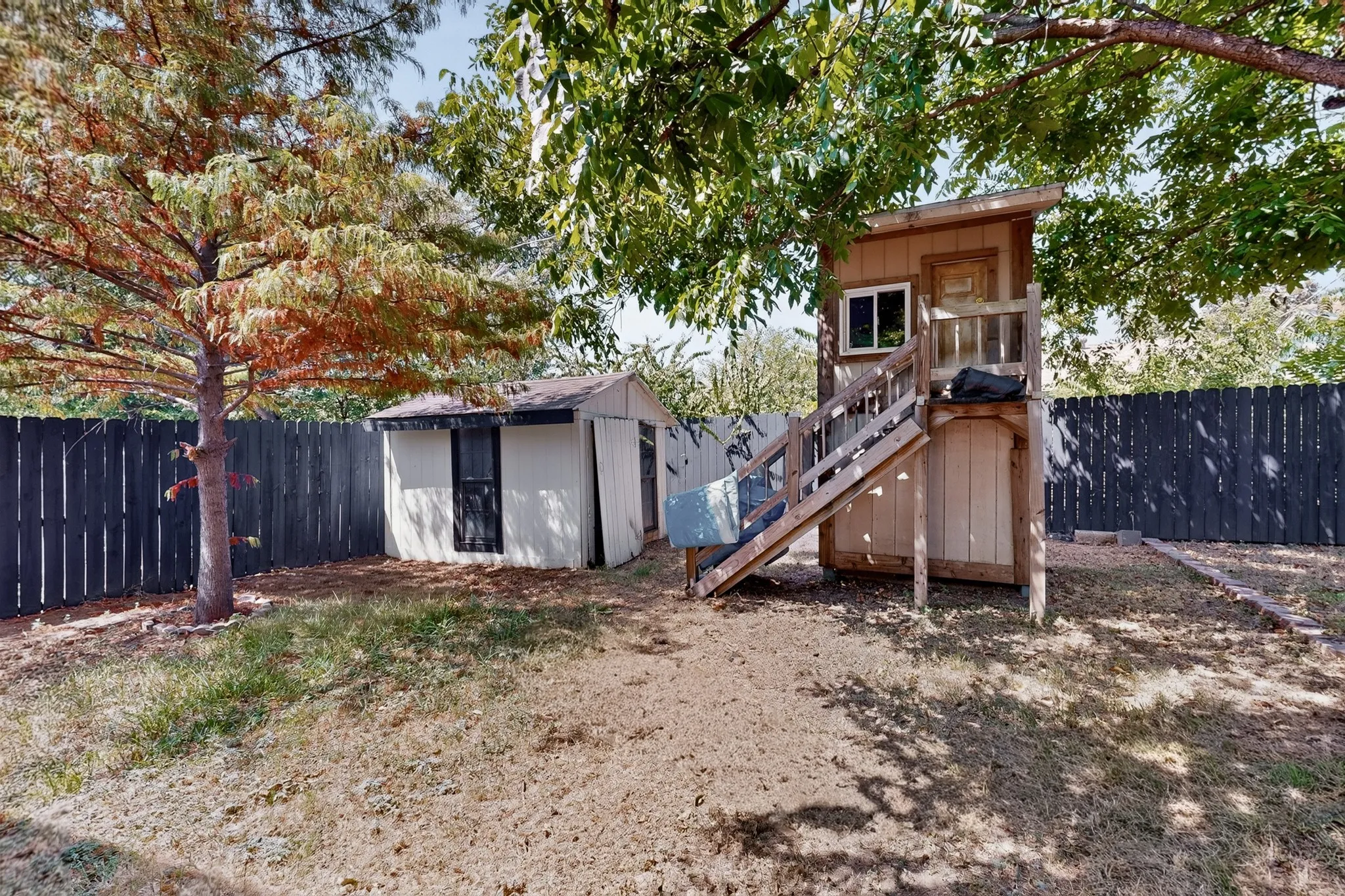 Single Family Residence For Sale in Dallas County , 2441 Lakeshore Drive, Grand Prairie, Texas 75051, 3 Bedroom, 2 Bathroom, Garage spaces, 1,303 Sqft, built in 1971, mls#21371049, Real Estate Agent in Grand Prairie, Homes For Sale in Dallas county, Homes For Sale in Grand Prairie, Realtor in Grand Prairie Texas, Real Estate Brokerage Independent Realty Texas, Luminita Cordes Realtor