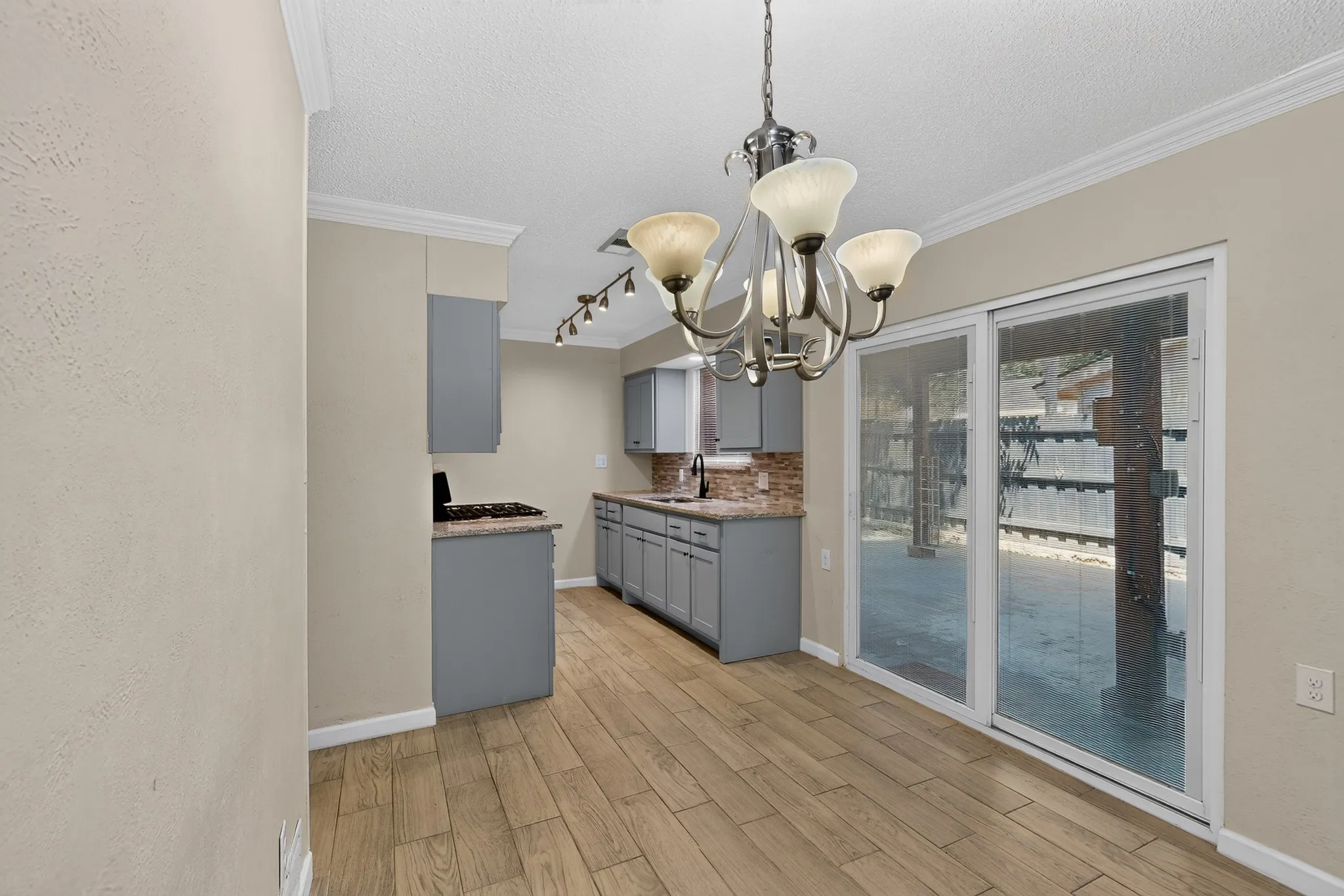 Single Family Residence For Sale in Dallas County , 2441 Lakeshore Drive, Grand Prairie, Texas 75051, 3 Bedroom, 2 Bathroom, Garage spaces, 1,303 Sqft, built in 1971, mls#21371049, Real Estate Agent in Grand Prairie, Homes For Sale in Dallas county, Homes For Sale in Grand Prairie, Realtor in Grand Prairie Texas, Real Estate Brokerage Independent Realty Texas, Luminita Cordes Realtor